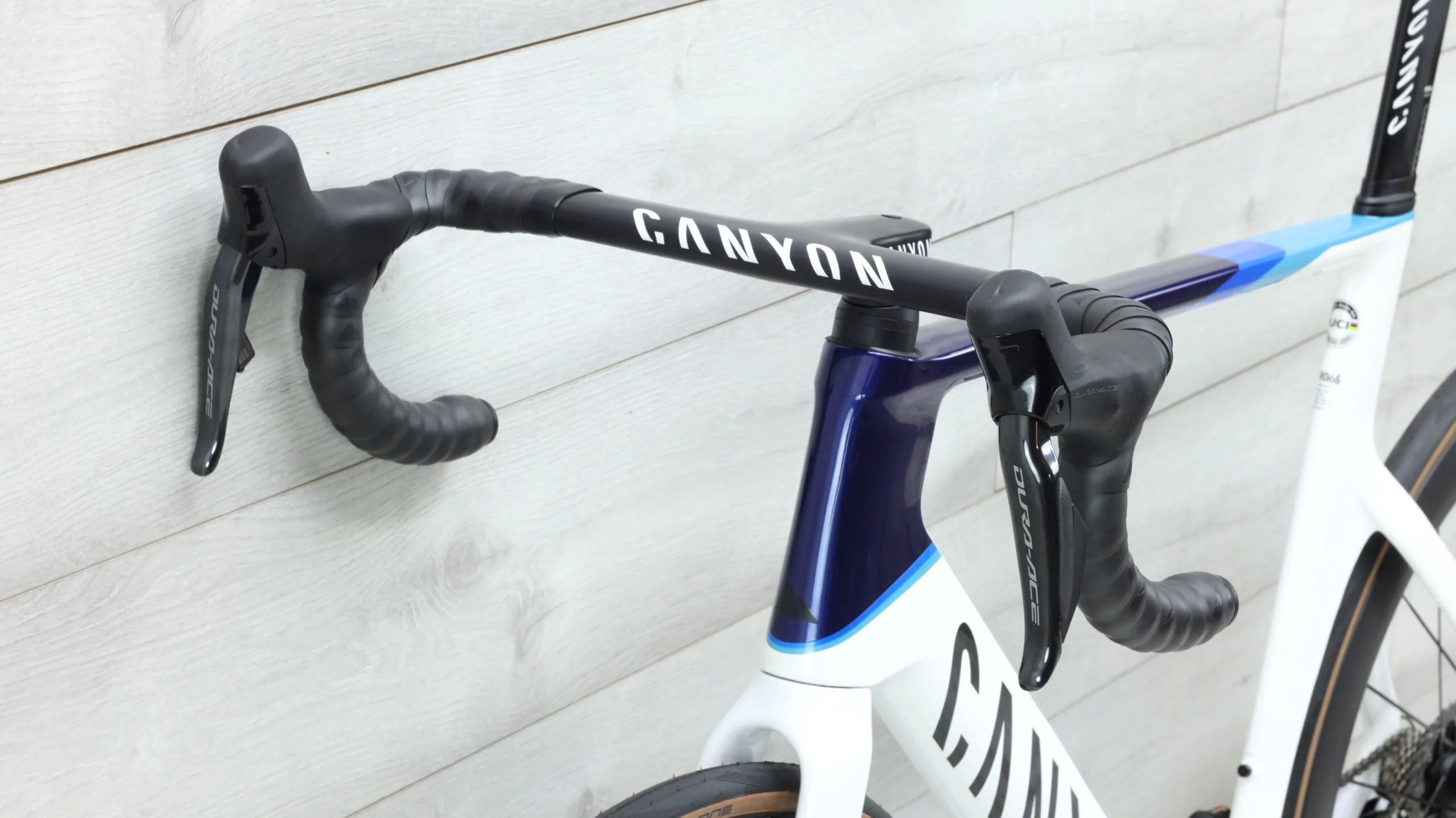 2023 Canyon Aeroad CFR Disc Di2 Road Bike - Large - Image 8