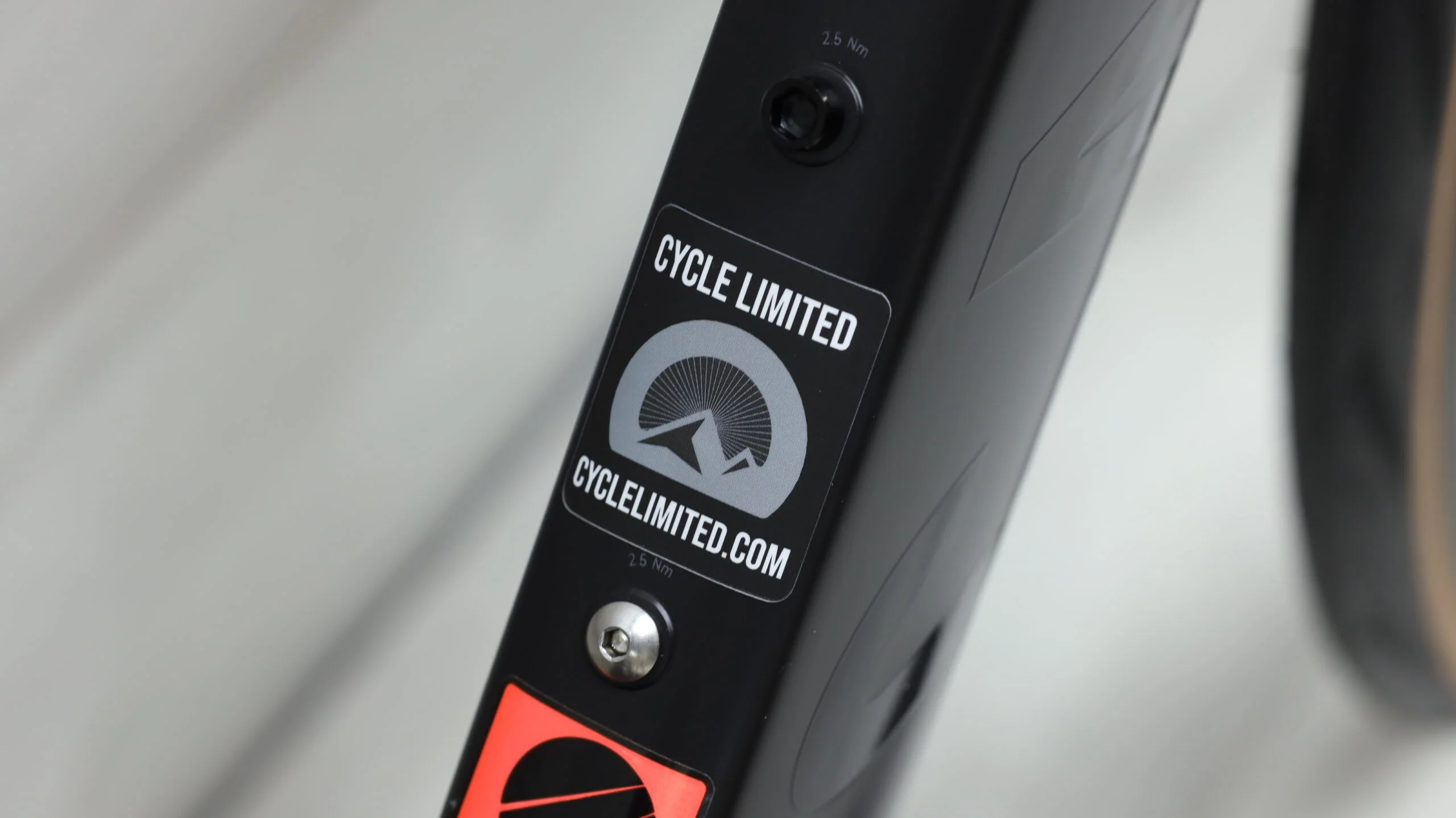 2023 Canyon Aeroad CFR EPS  Road Bike - Medium - Image 3