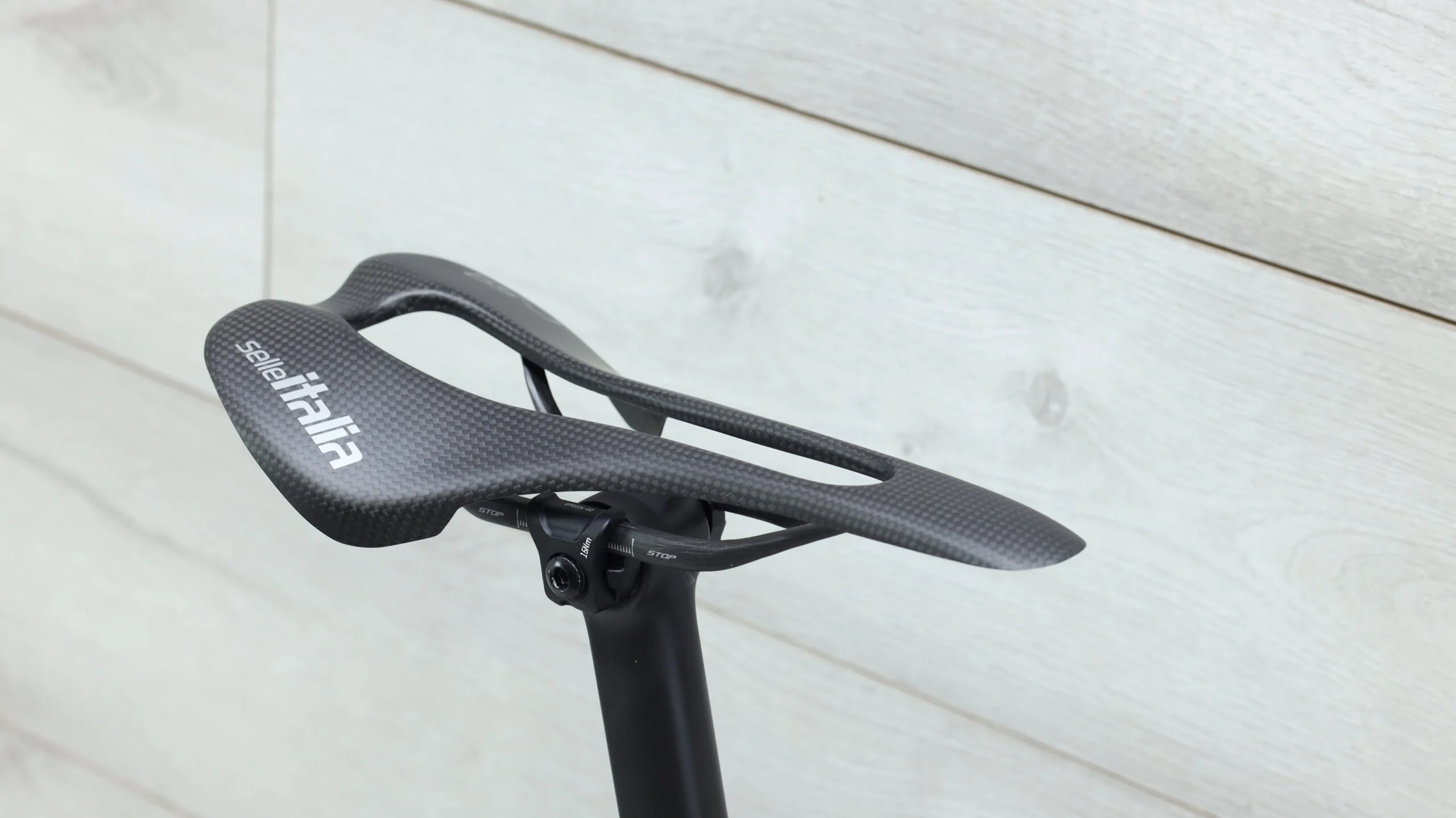 2023 Canyon Ultimate CFR Di2  Road Bike - Medium - Image 13