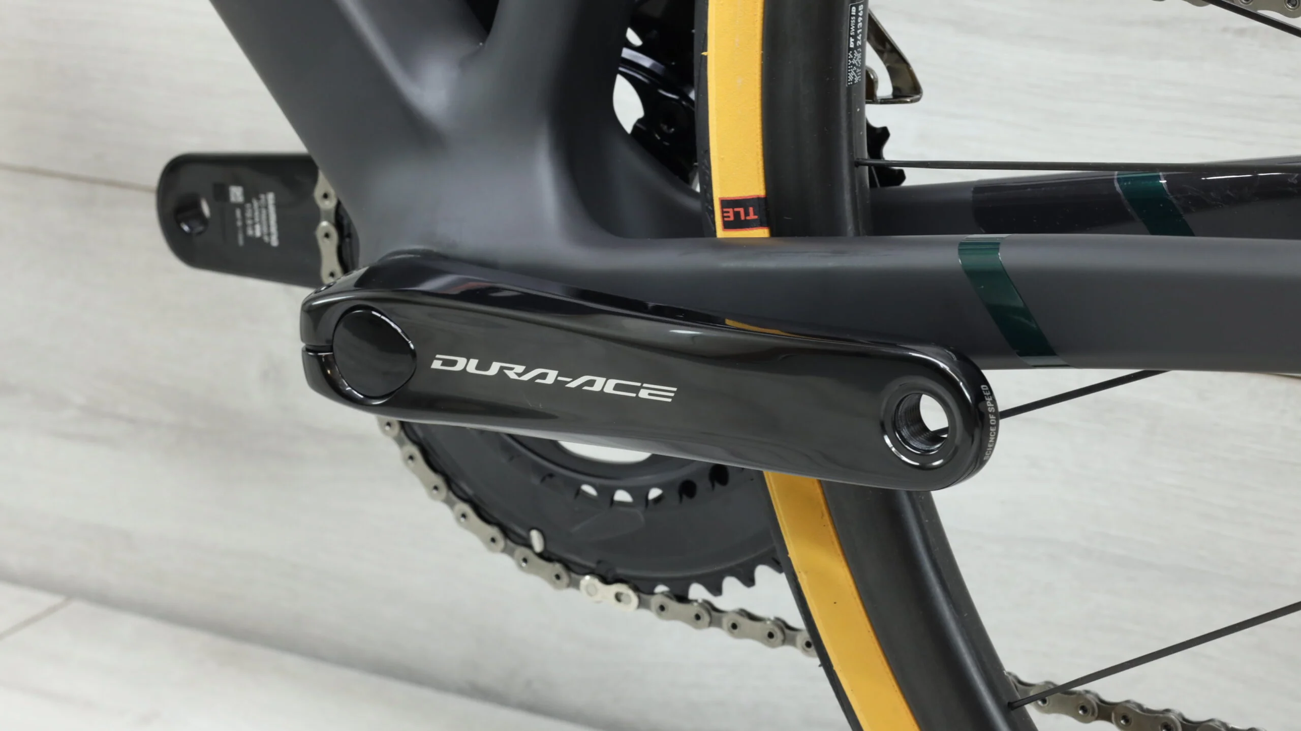 2023 Canyon Ultimate CFR Di2  Road Bike - Medium - Image 6
