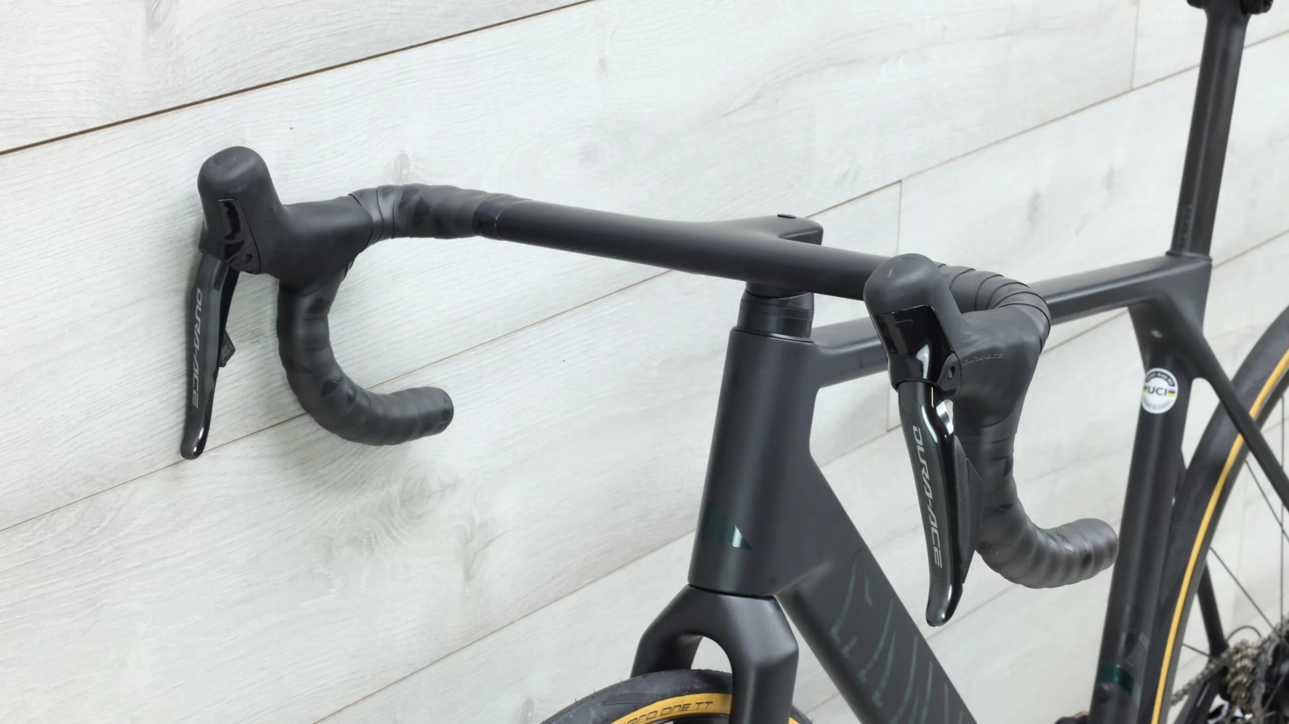 2023 Canyon Ultimate CFR Di2  Road Bike - Medium - Image 8