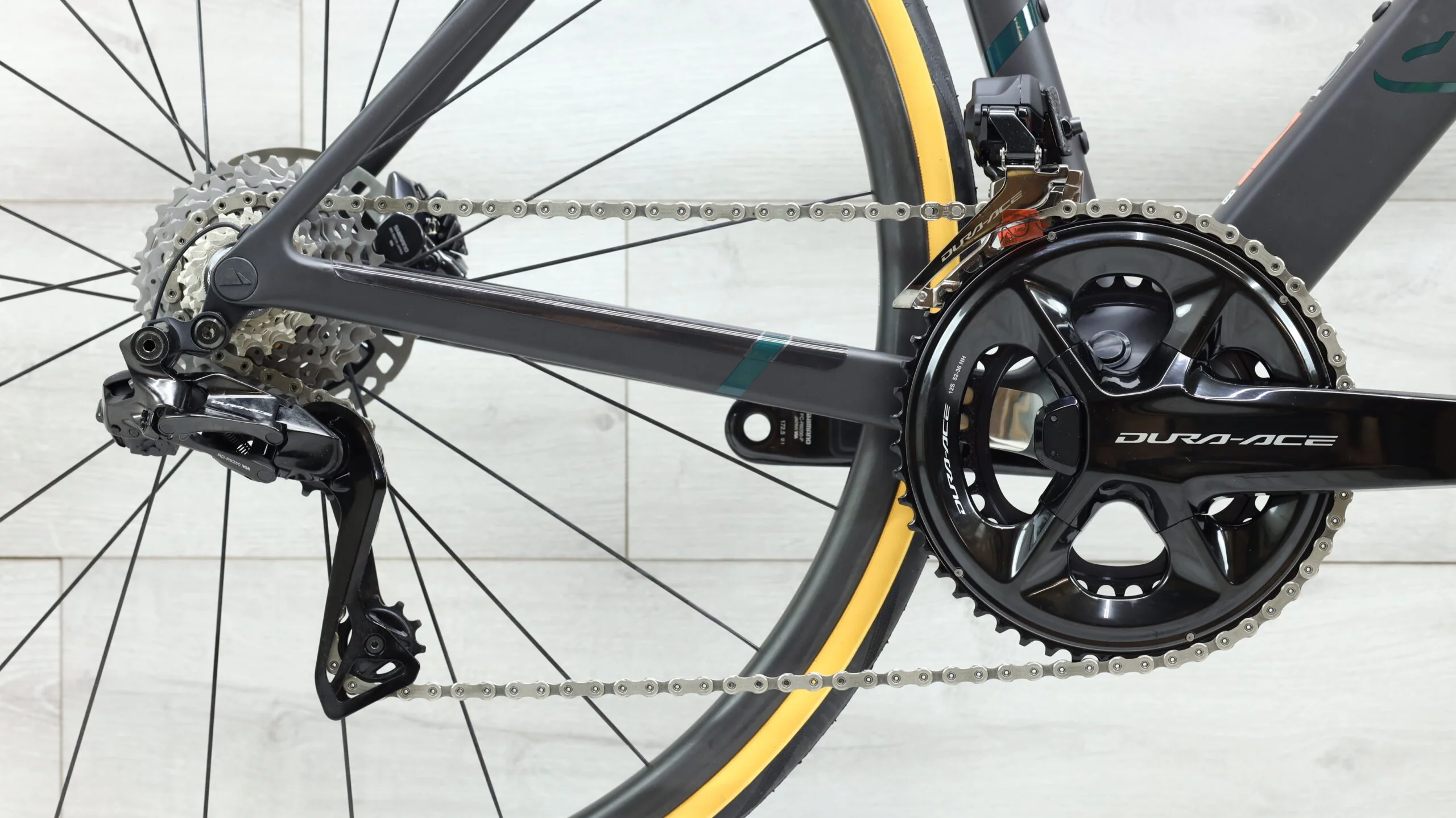 2023 Canyon Ultimate CFR Di2 Road Bike - Small - Image 4