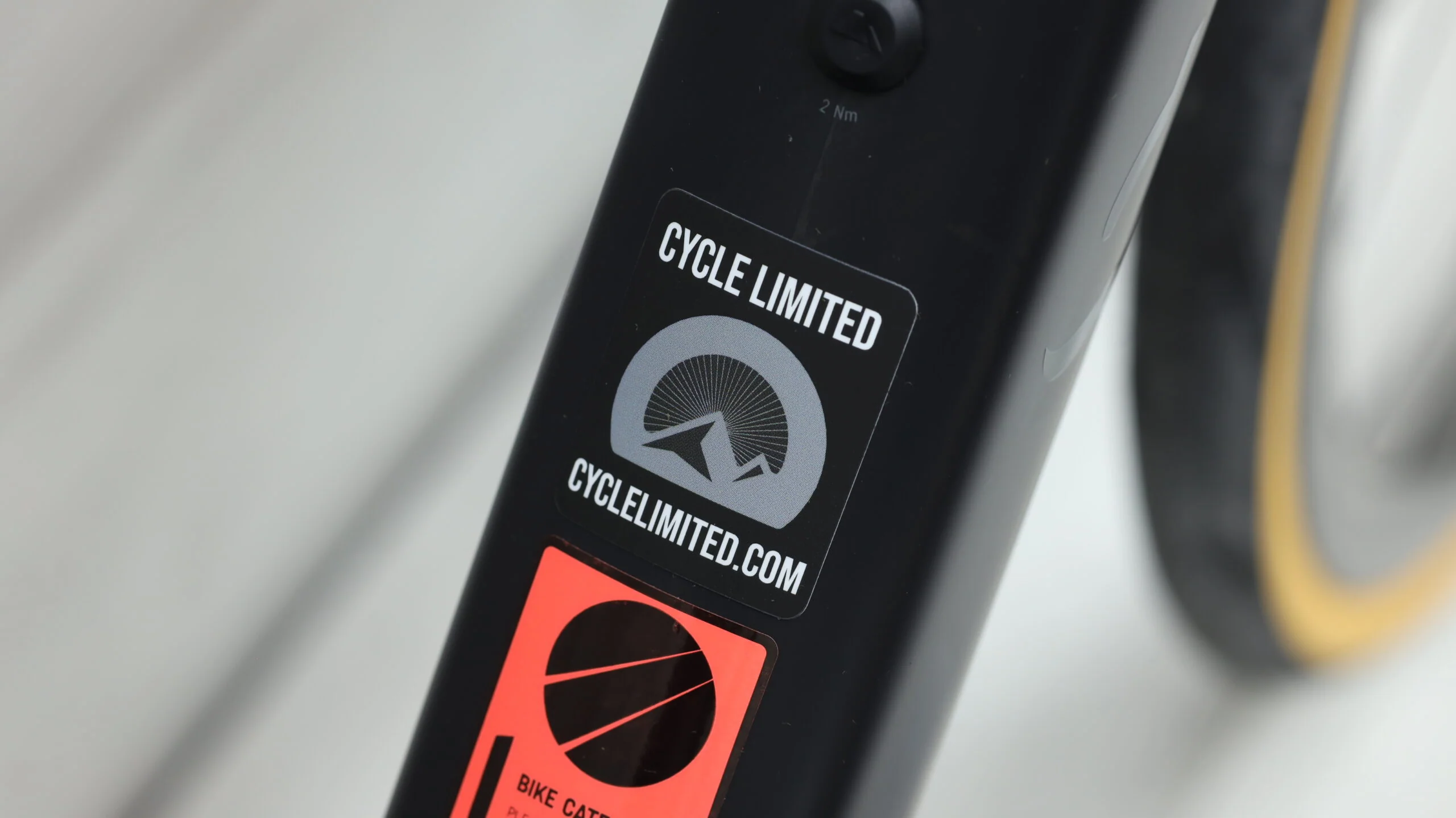2023 Canyon Ultimate CFR Di2  Road Bike - Small - Image 3