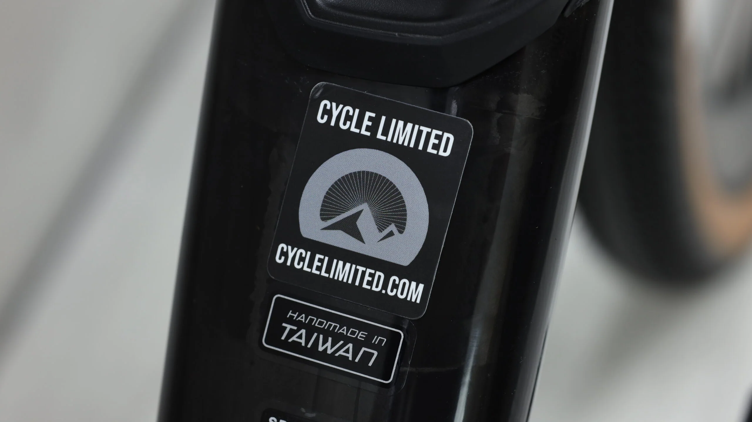 2023 Specialized Diverge Expert Carbon  Gravel Bike - 58cm - Image 3