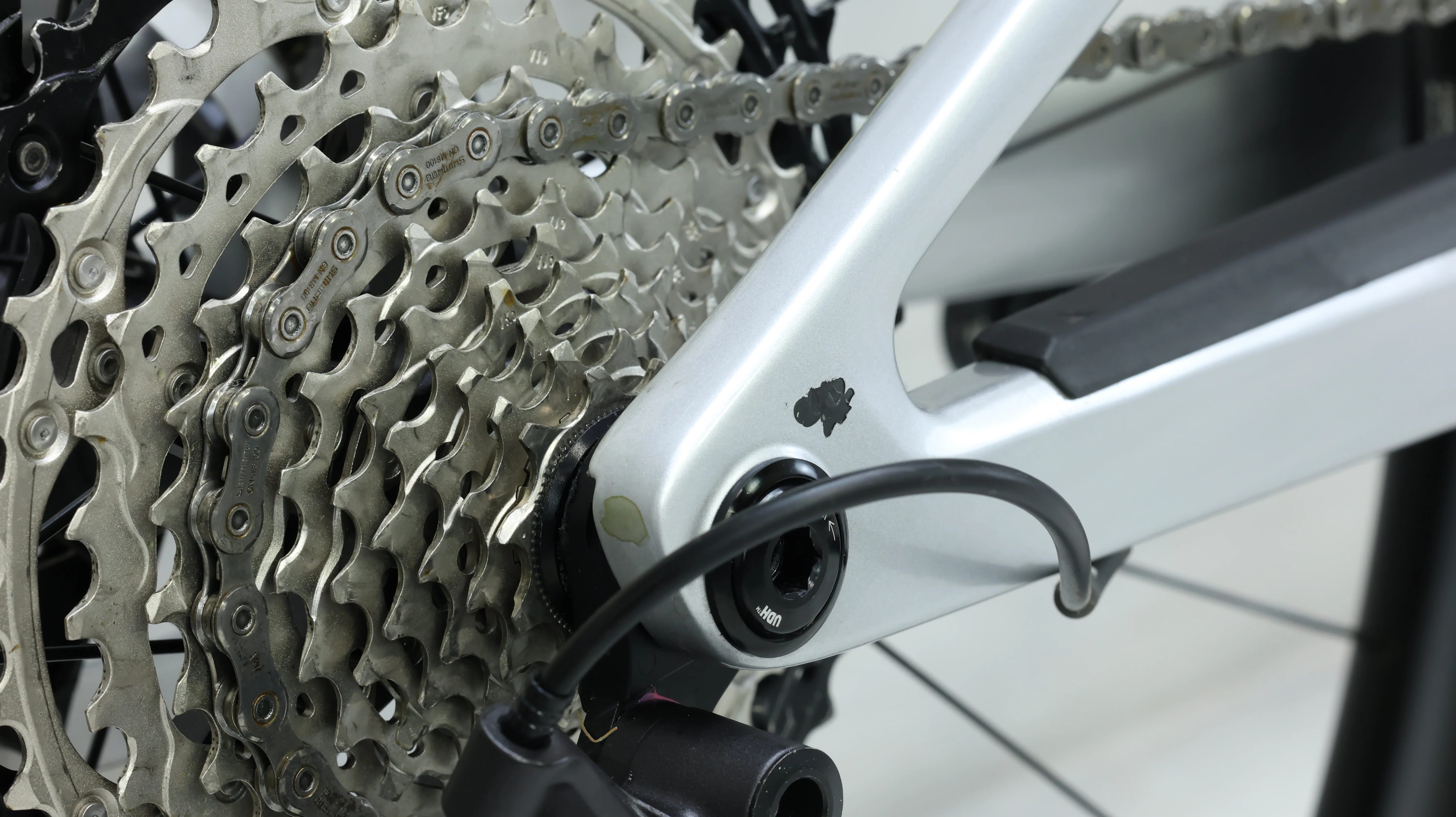 2024 Canyon Lux Trail CF 8 Mountain Bike - Large - Image 16