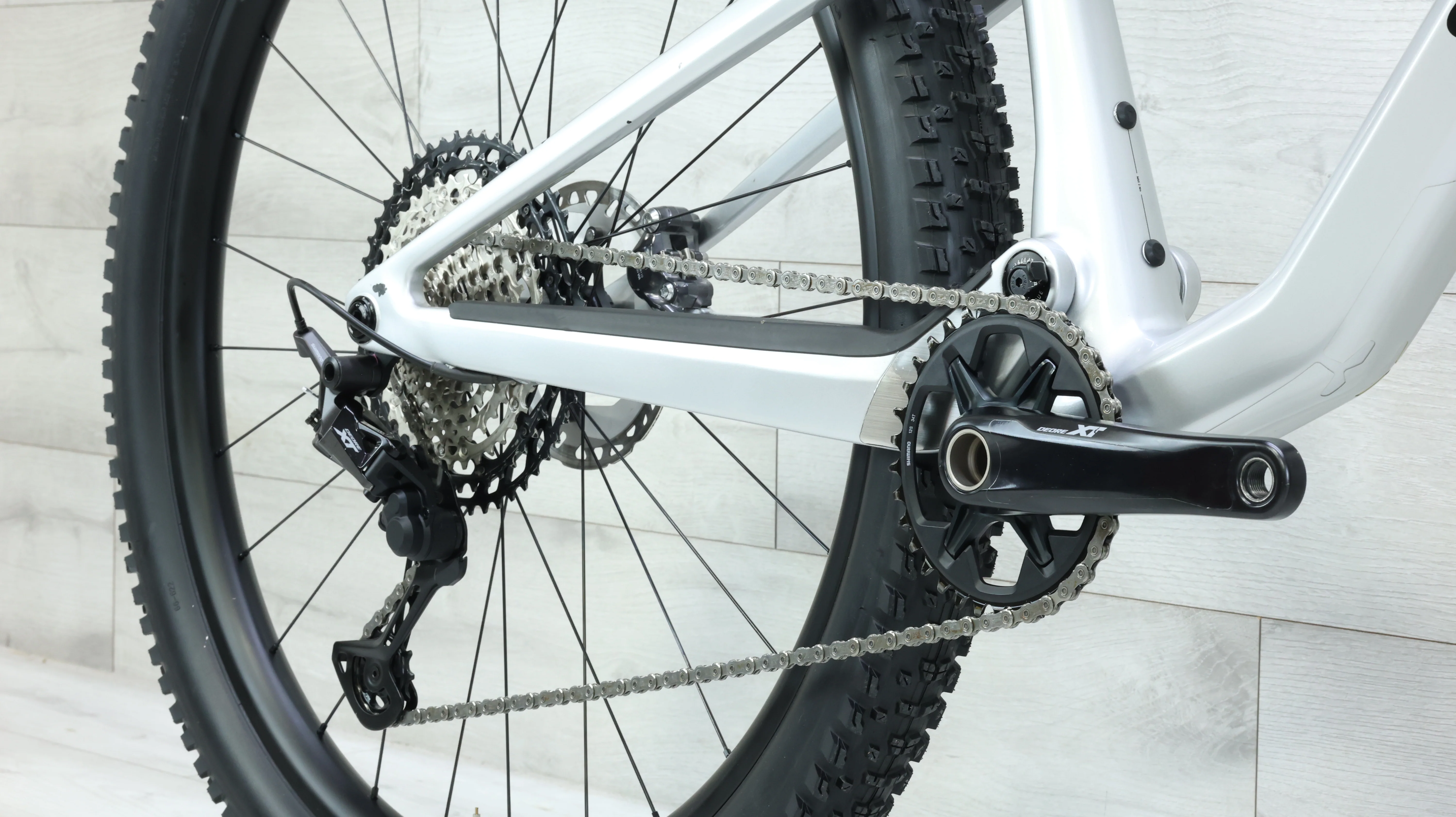 2024 Canyon Lux Trail CF 8 Mountain Bike - Large - Image 6