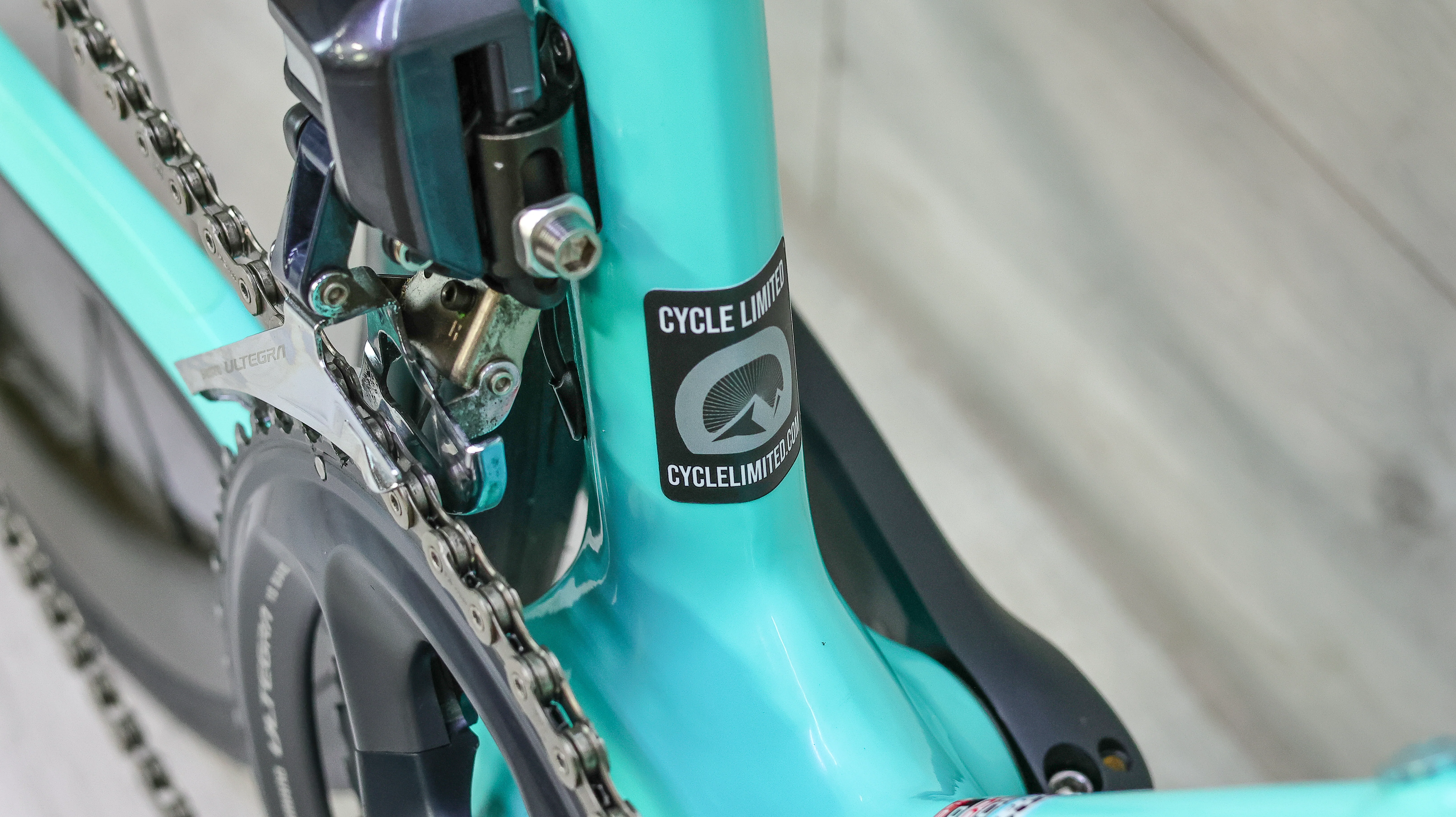 Bianchi Infinito CV Disc Ultegra Di2 Road Bike - 2019, 53cm - Image 3