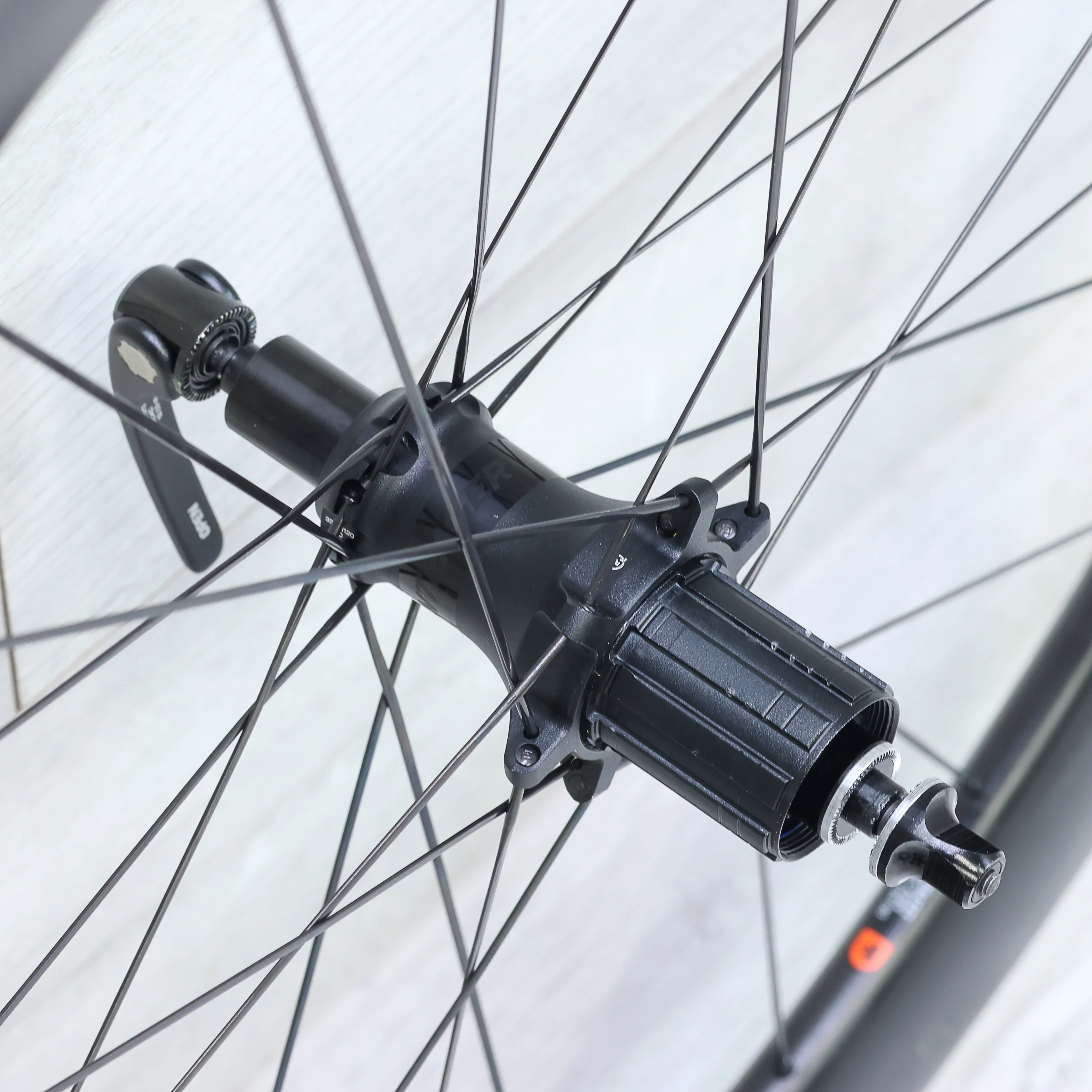 Bontrager Aeolus Pro 5 TLR Carbon Rim Brake Wheelset Shimano/SRAM 11 Speed - Image 5