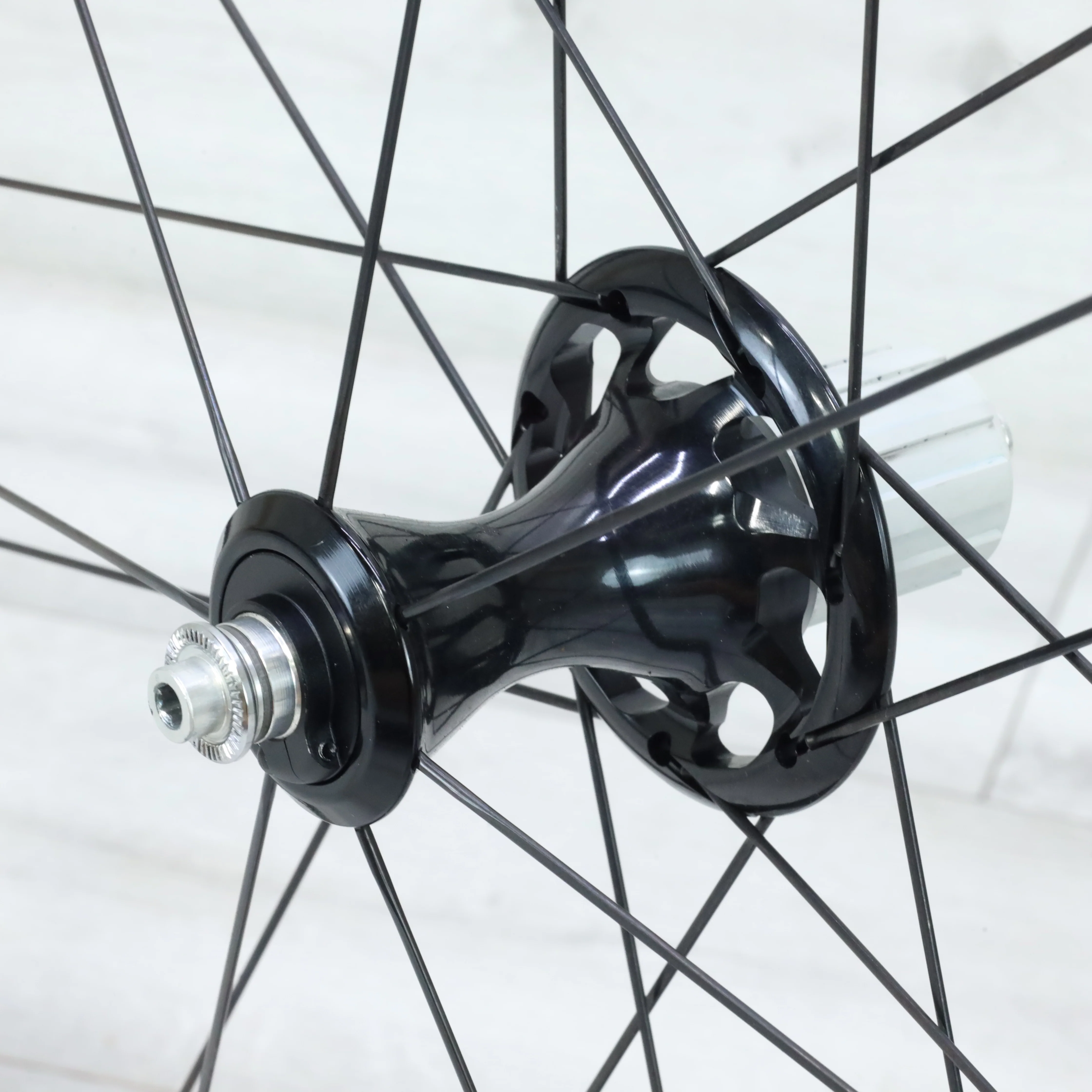 Campagnolo Bora WTO 45 Carbon Tubeless Clincher Shimano HG Rim Road Bike Wheelset - Image 10