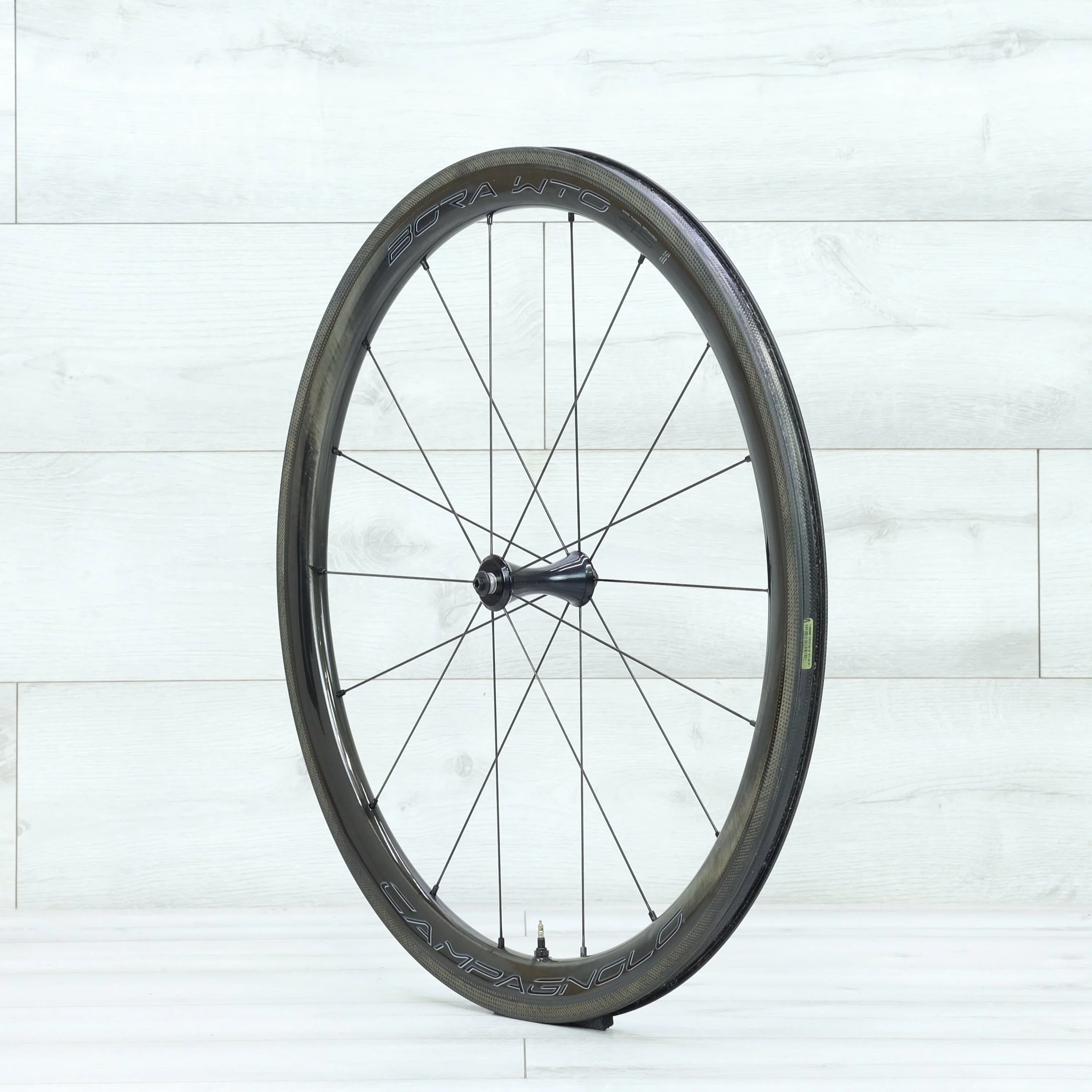 Campagnolo Bora WTO 45 Carbon Tubeless Clincher Shimano HG Rim Road Bike Wheelset - Image 13