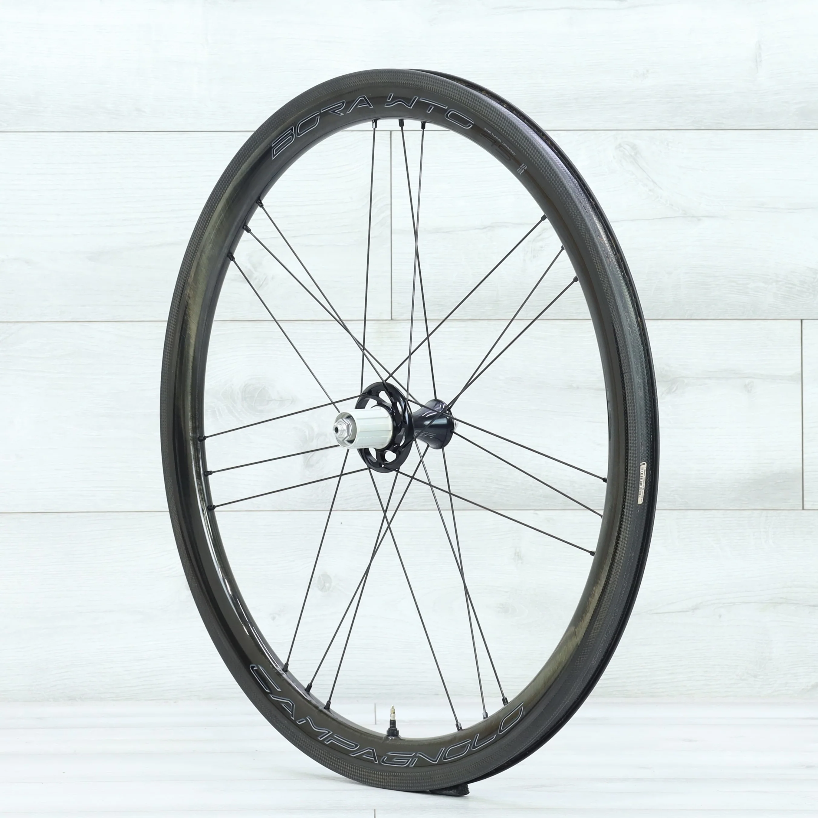 Campagnolo Bora WTO 45 Carbon Tubeless Clincher Shimano HG Rim Road Bike Wheelset - Image 3