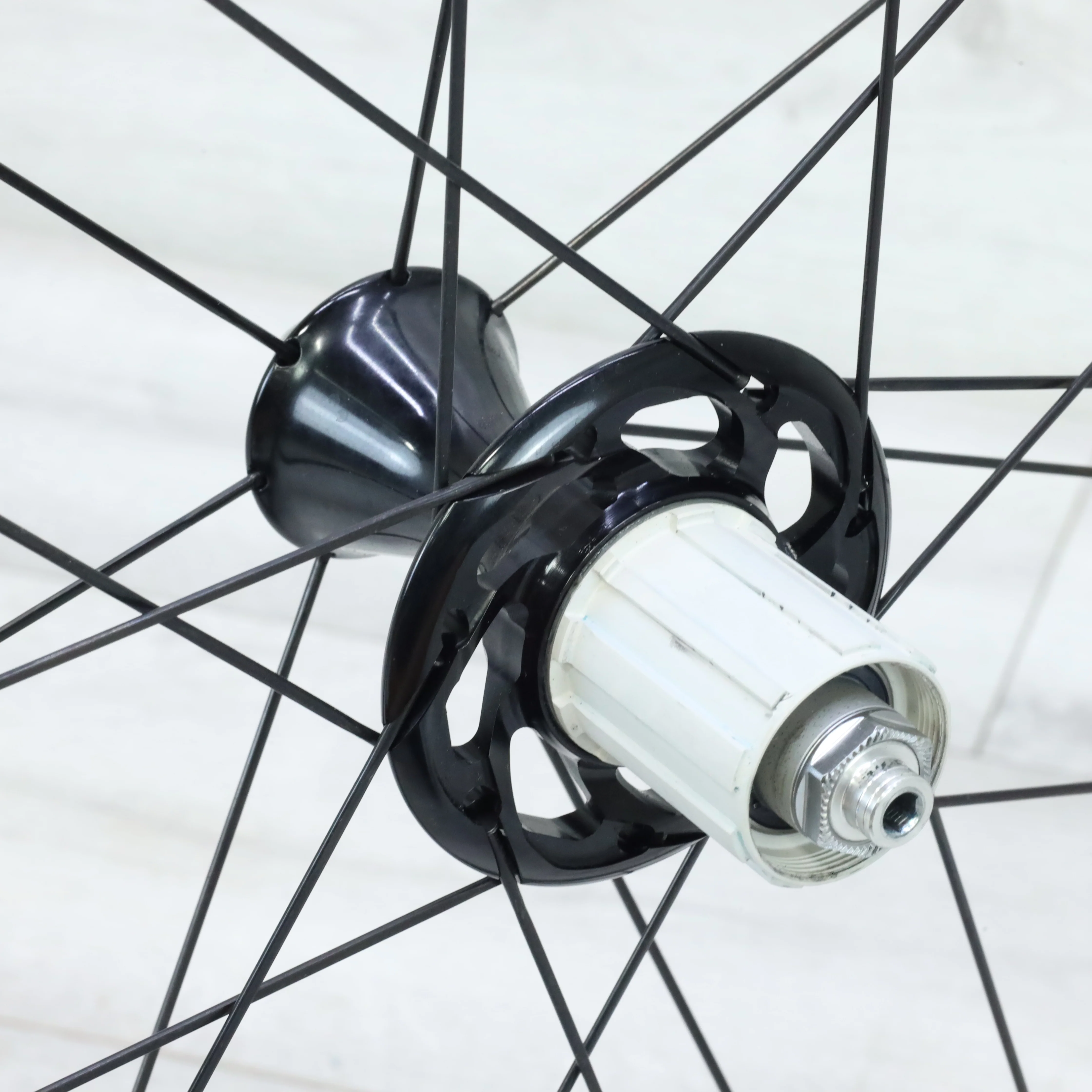 Campagnolo Bora WTO 45 Carbon Tubeless Clincher Shimano HG Rim Road Bike Wheelset - Image 9