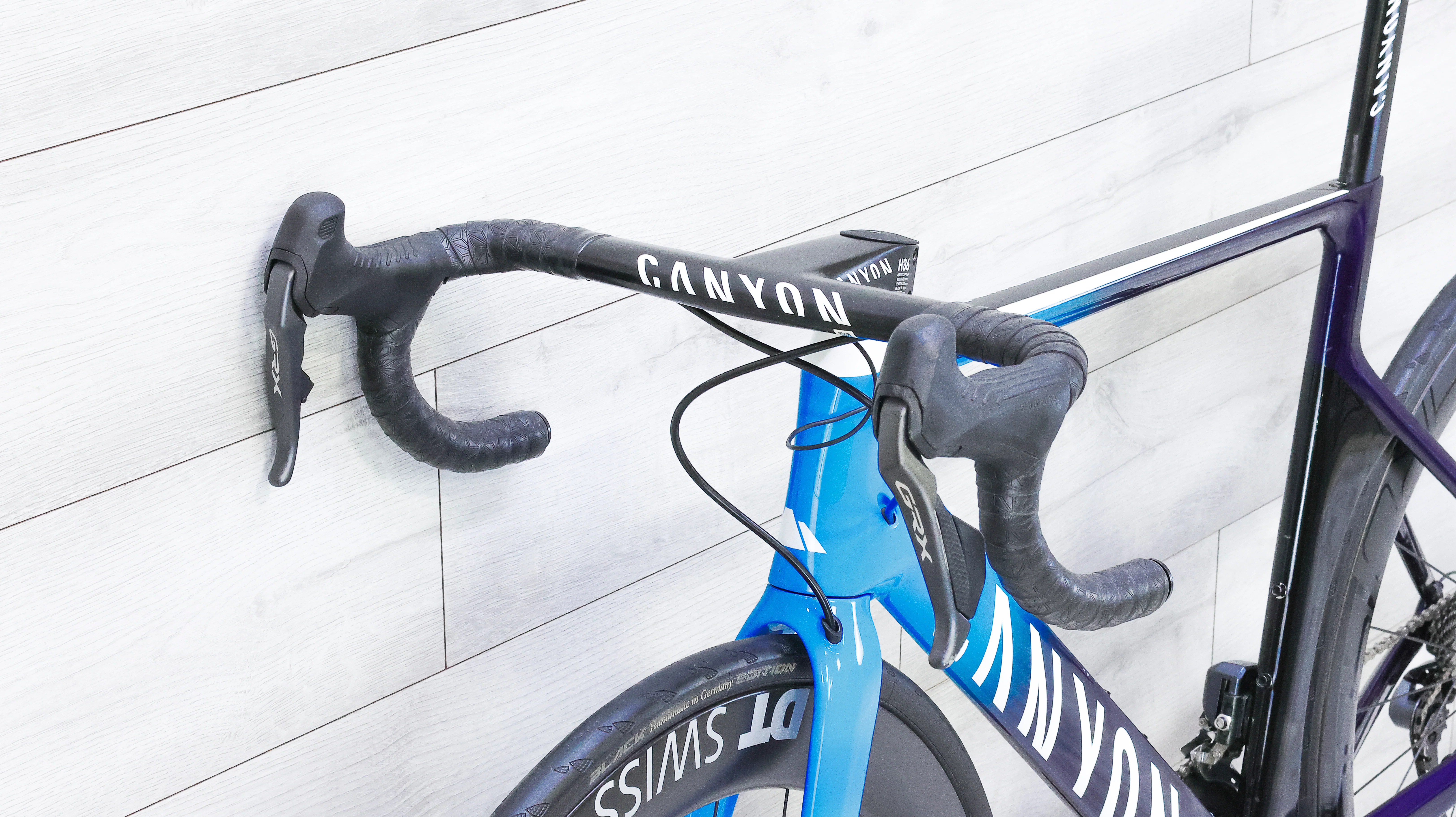 Canyon Aeroad CF SL Disc Di2 Road Bike - 2020, Medium - Image 11