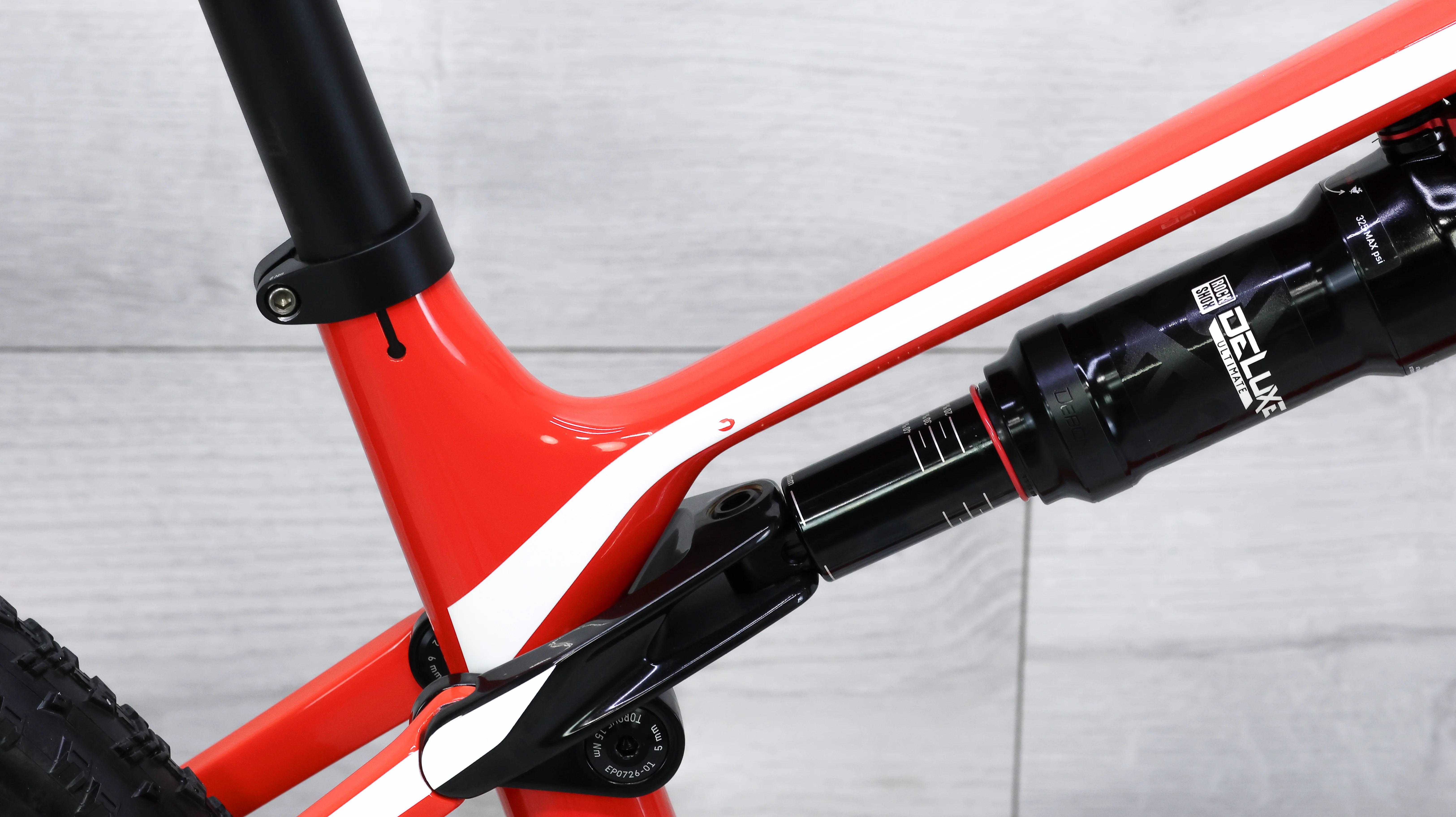 Canyon Lux CF SL 8.0 Mountain Bike - 2020, Small - Image 14