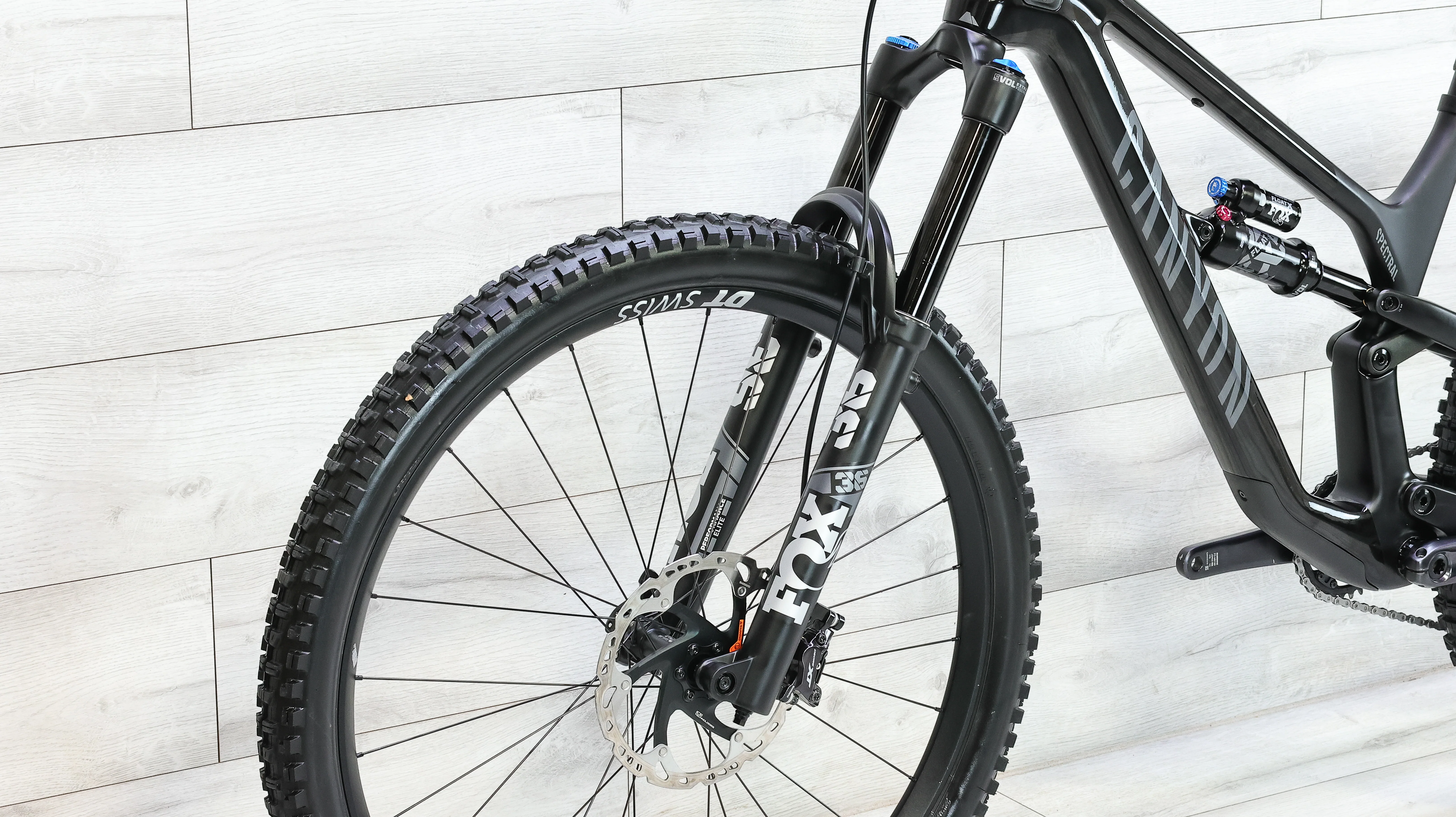 Canyon Spectral 29 CF 8 Mountain Bike - 2024, Medium - Image 9