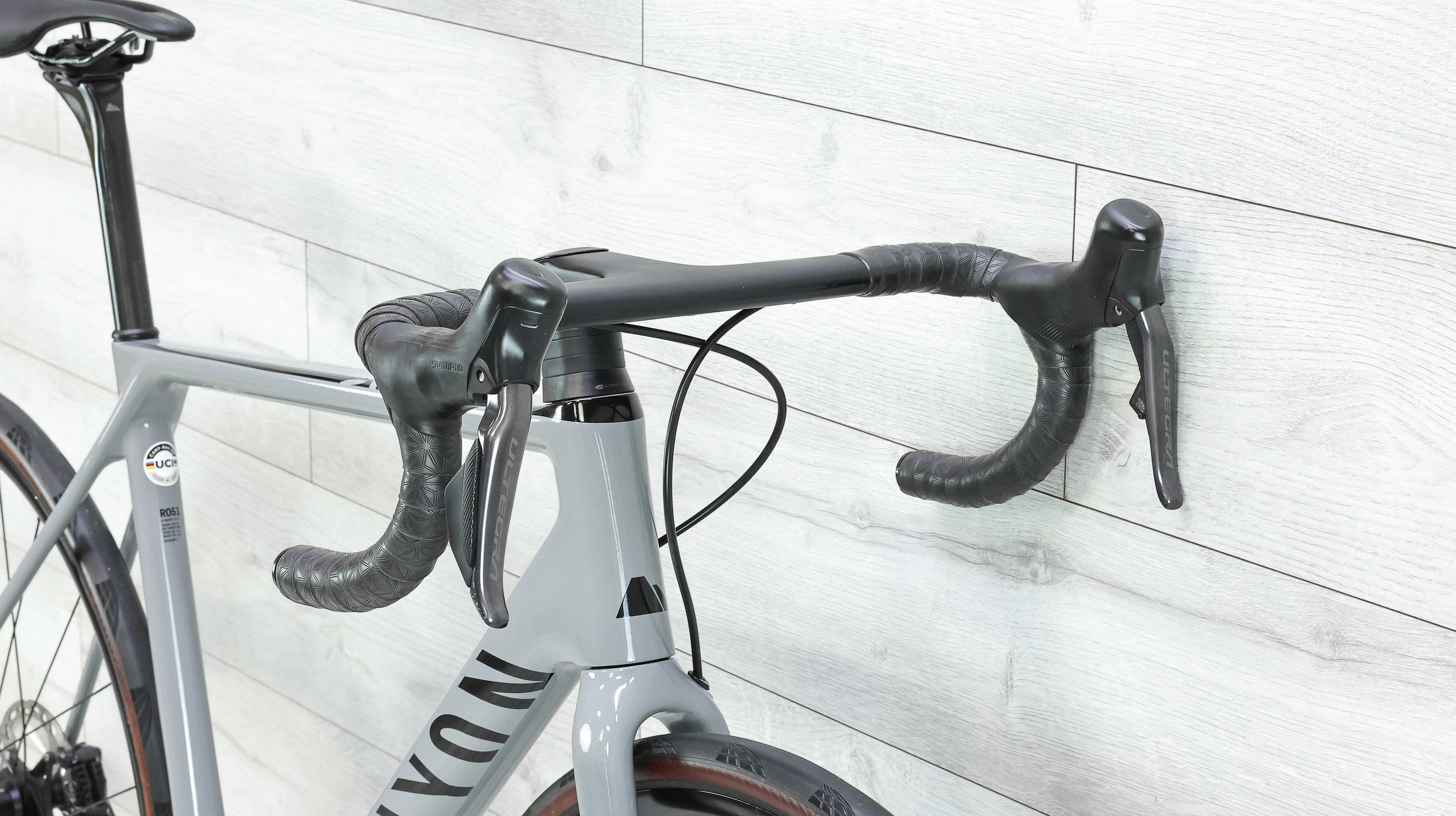 Canyon Ultimate CF SL 8 Disc Di2 Road Bike - 2022, Medium - Image 10