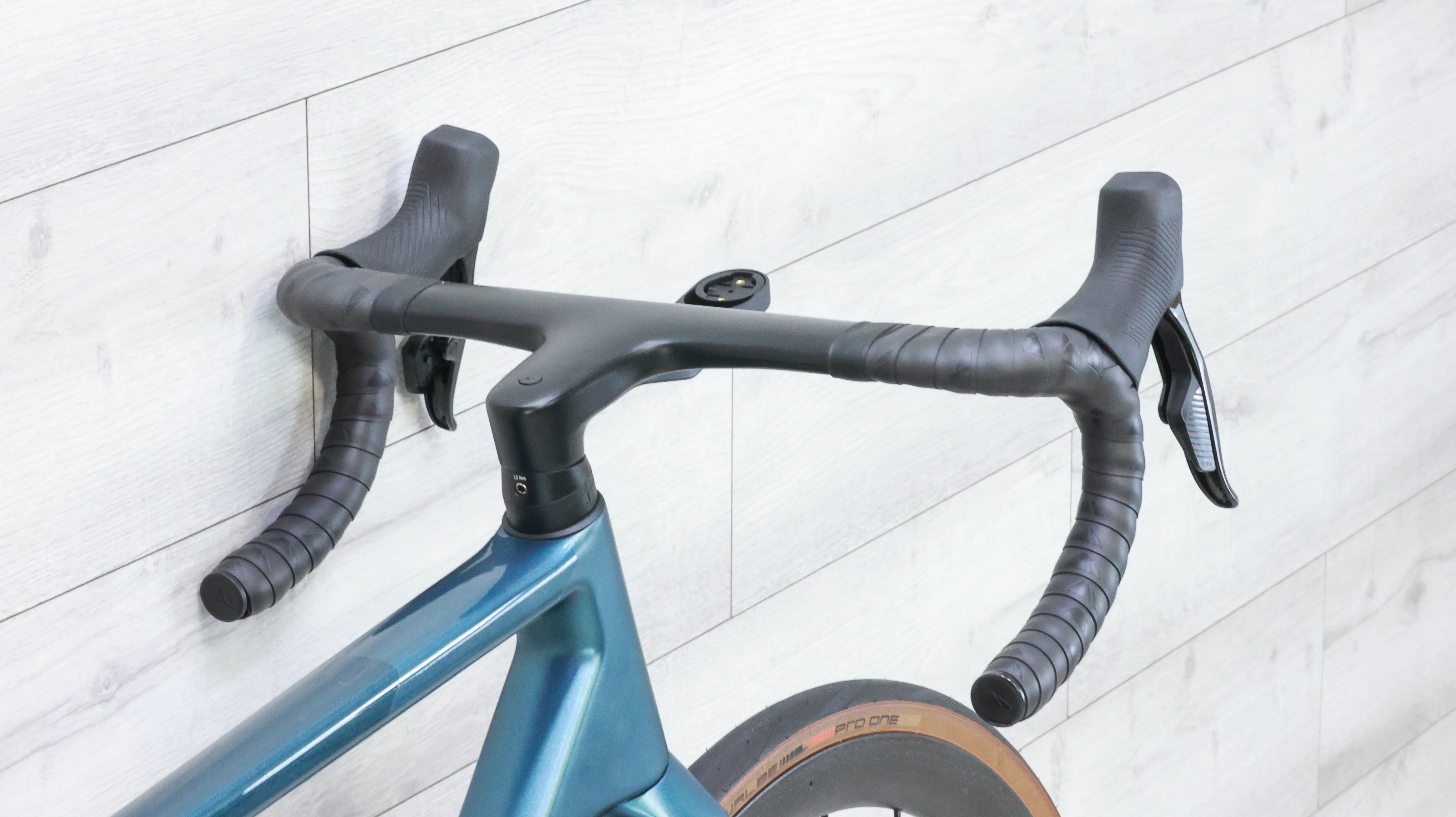 Canyon Ultimate CF SLX 8 Force AXS Road Bike - 2024, Medium - Image 8