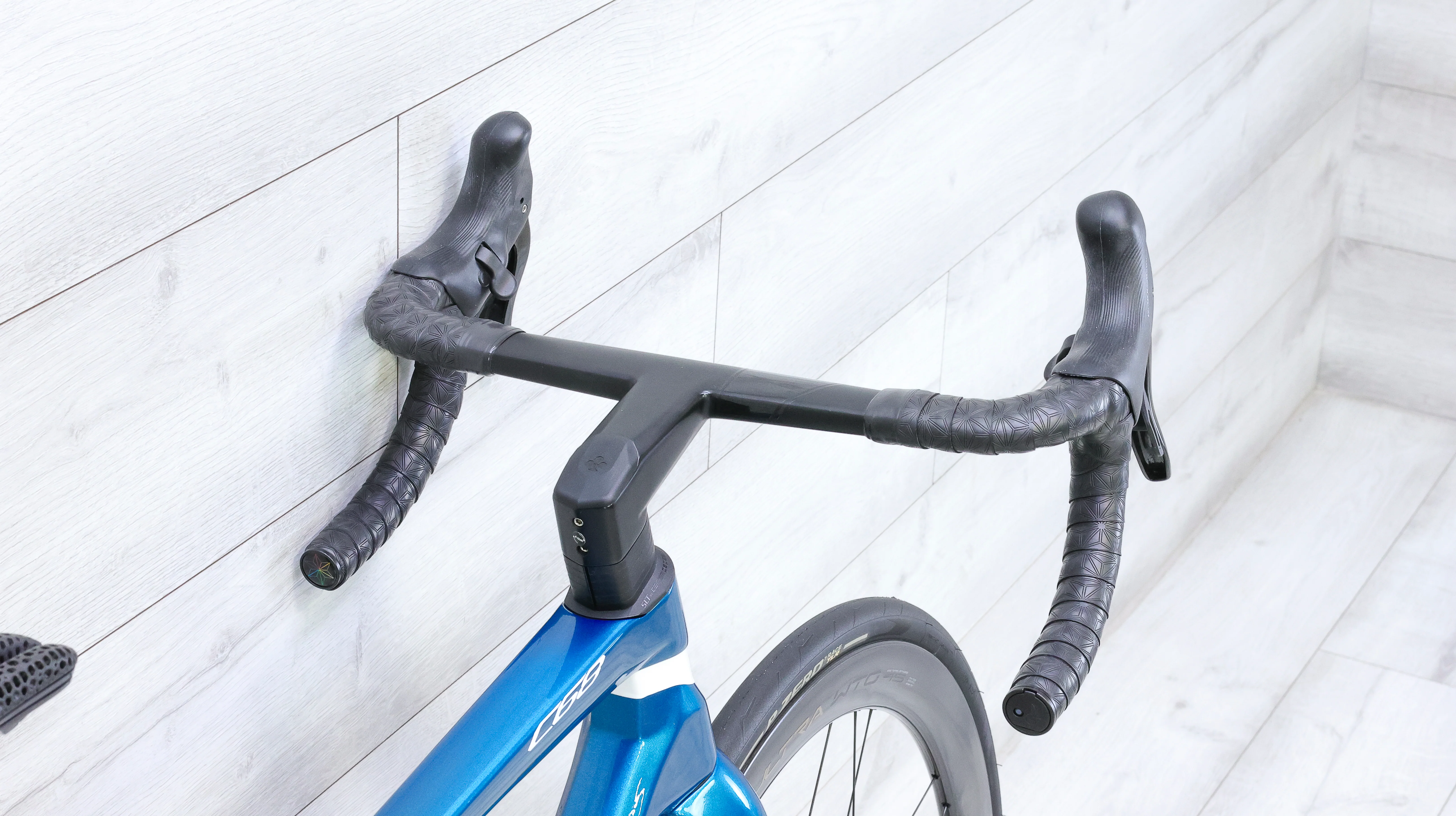 Colnago C68 Disc Campagnolo Super Record EPS Road Bike - 2023, 48.5cm - Image 9