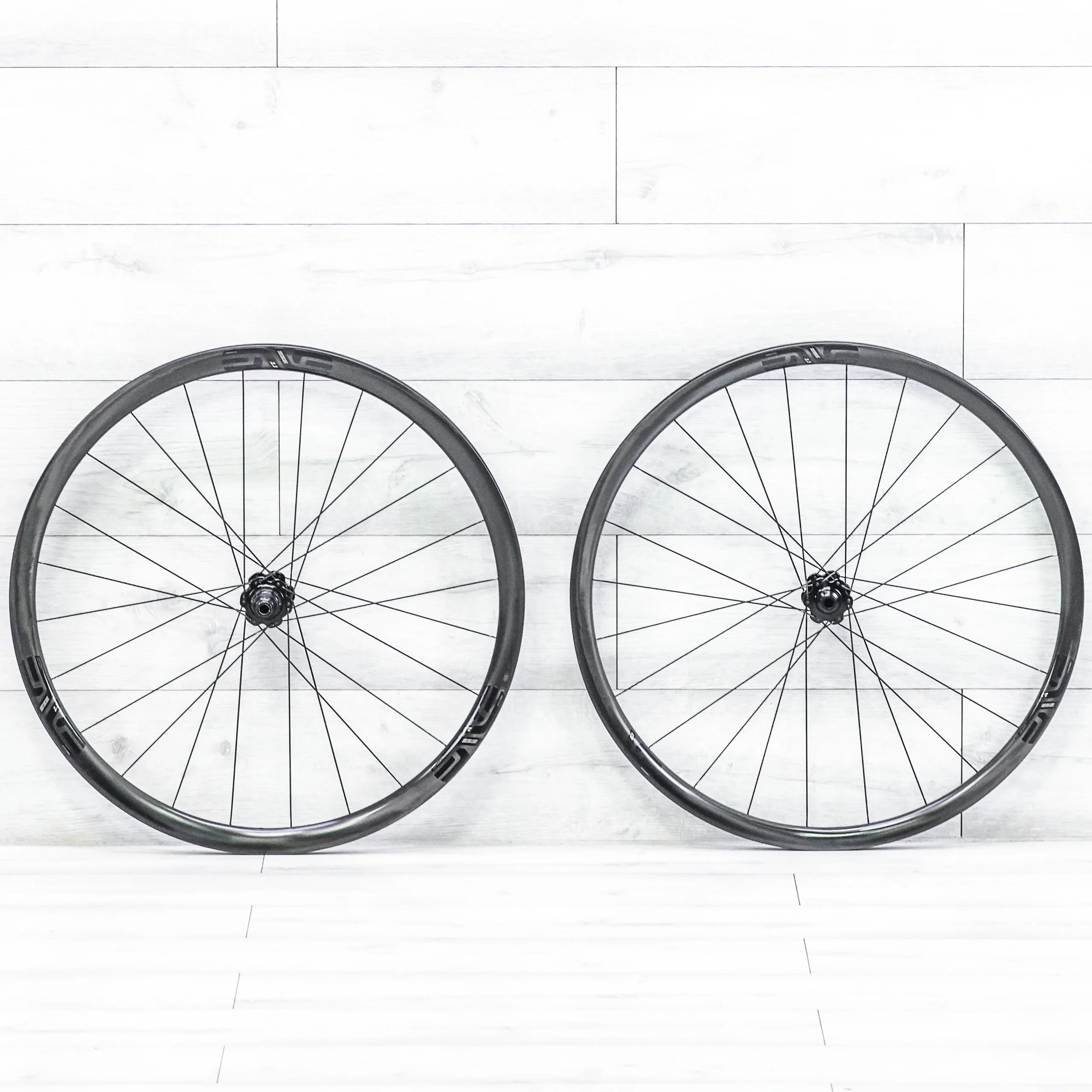 ENVE SES 2.3 Carbon Disc Wheelset – 700c, Tubeless, Center Lock, XDR 12-Speed