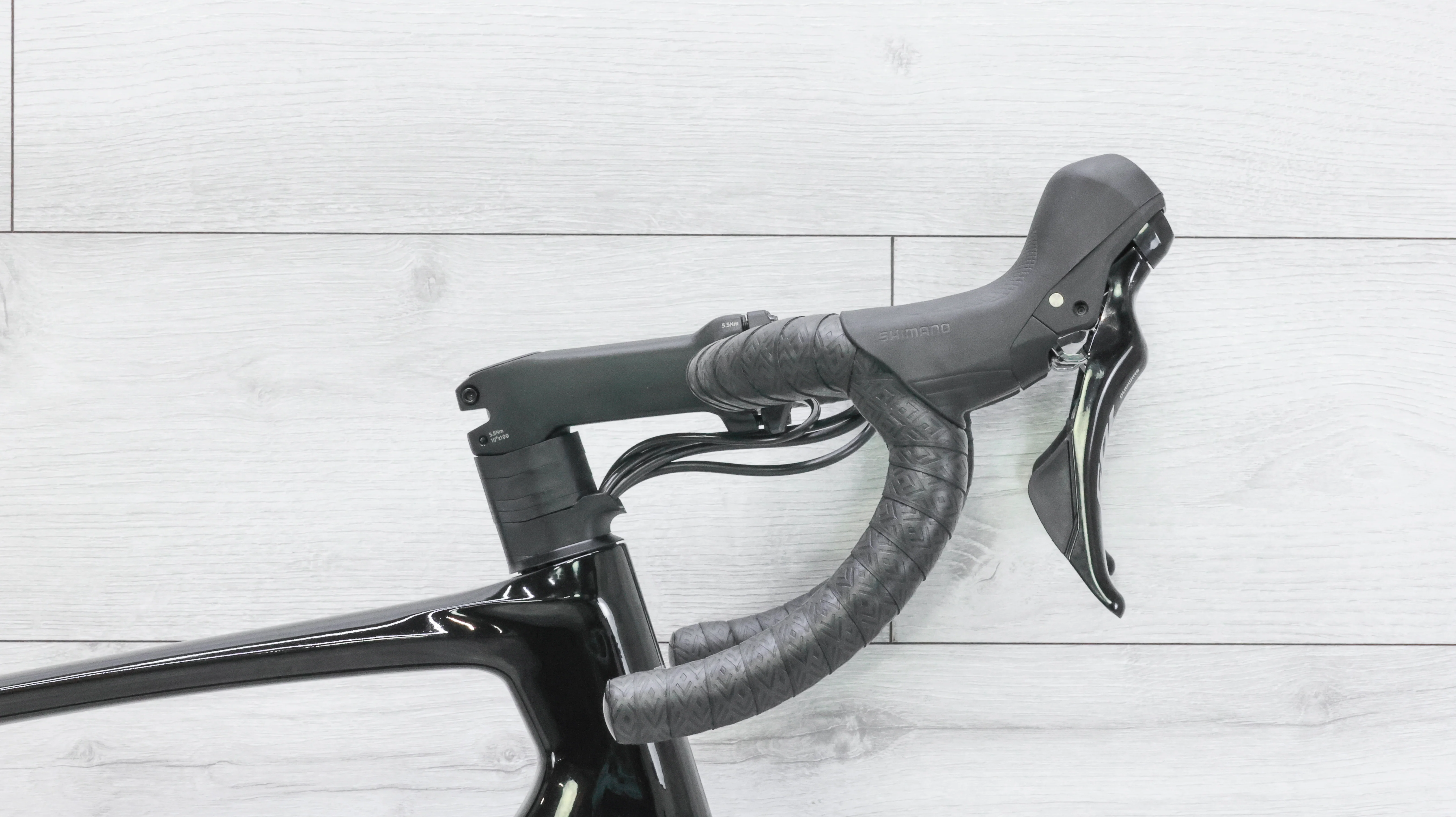 Giant Defy Advanced 2 Road Bike - 2025, Medium - Image 9