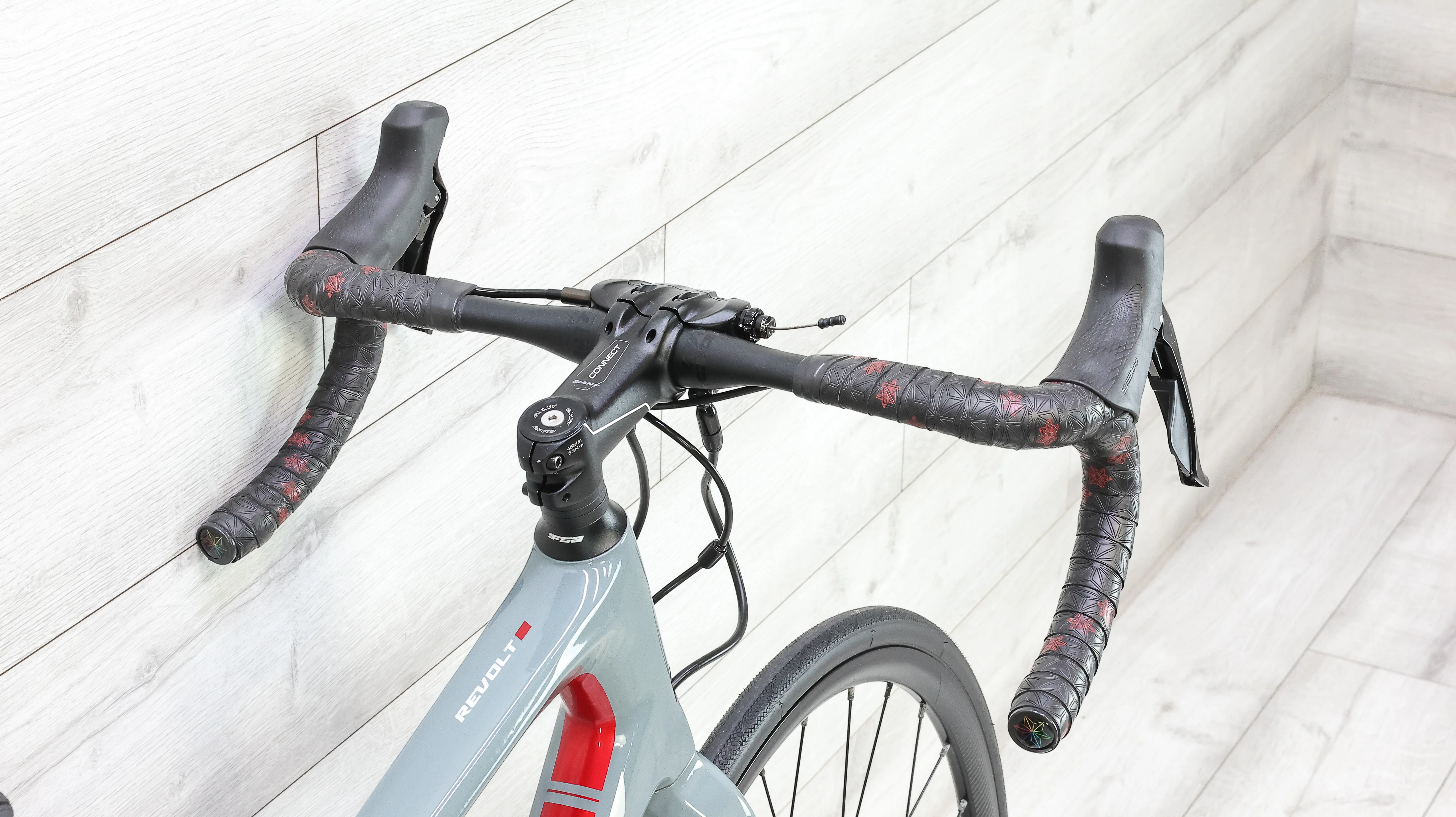 Giant Revolt Advanced 2 Gravel Bike - 2019, Med/Large - Image 8