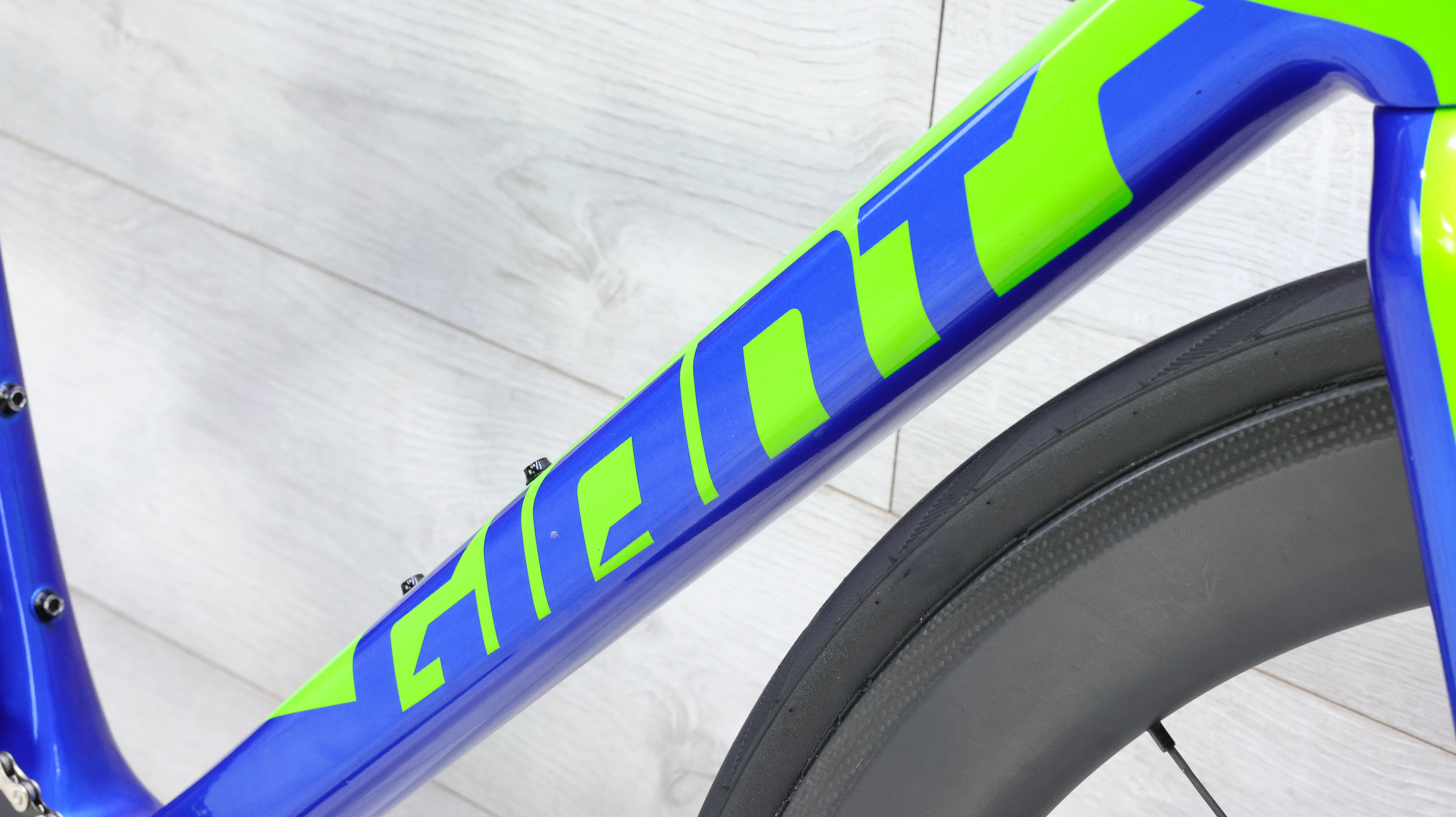 Giant TCR Advanced 2 Campagnolo Road Bike - 2019, Medium - Image 16