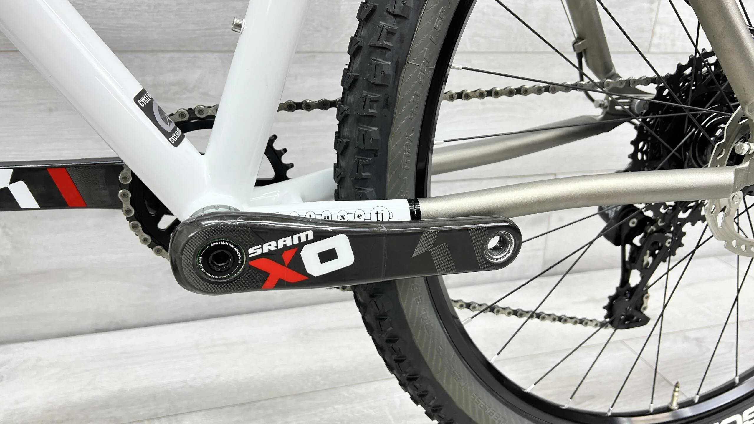 Independent Fabrication Ti Deluxe Mountain Bike - Small - Image 7