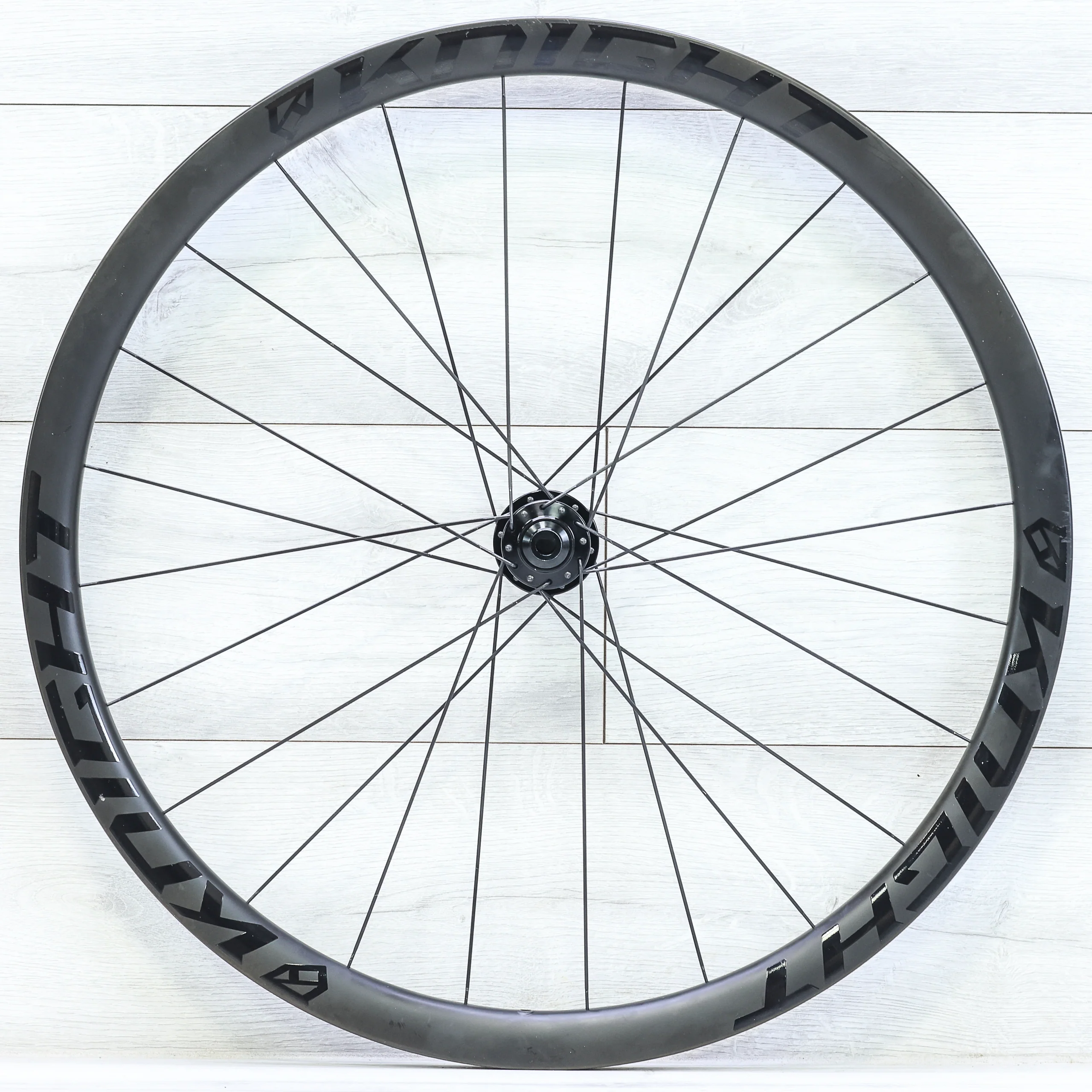 Knight TLA 35 Carbon Center Lock Disc Brake Tubeless Wheelset - 700c, HG 11-Speed - Image 4