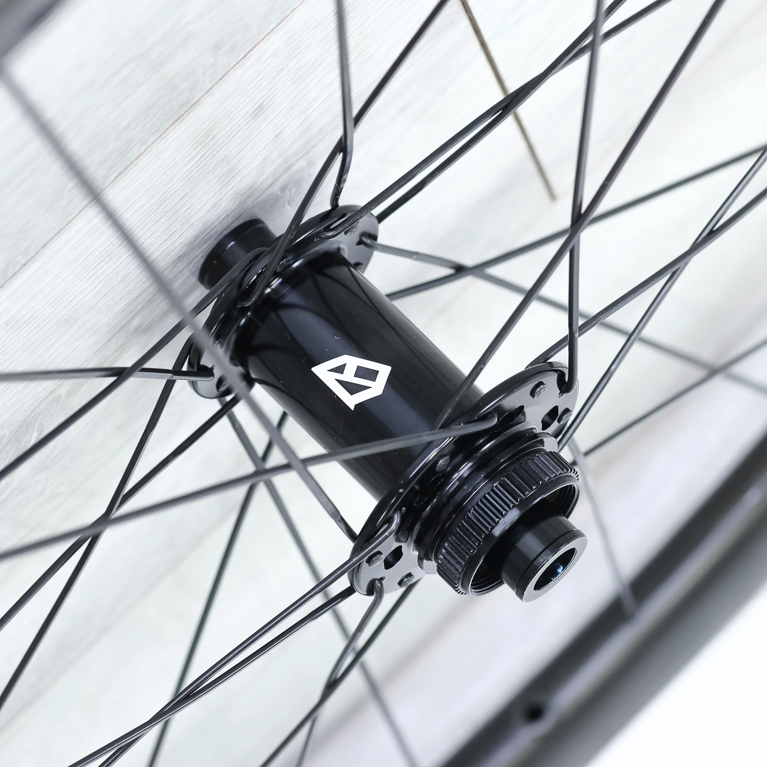 Knight TLA 35 Carbon Center Lock Disc Brake Tubeless Wheelset - 700c, HG 11-Speed - Image 6