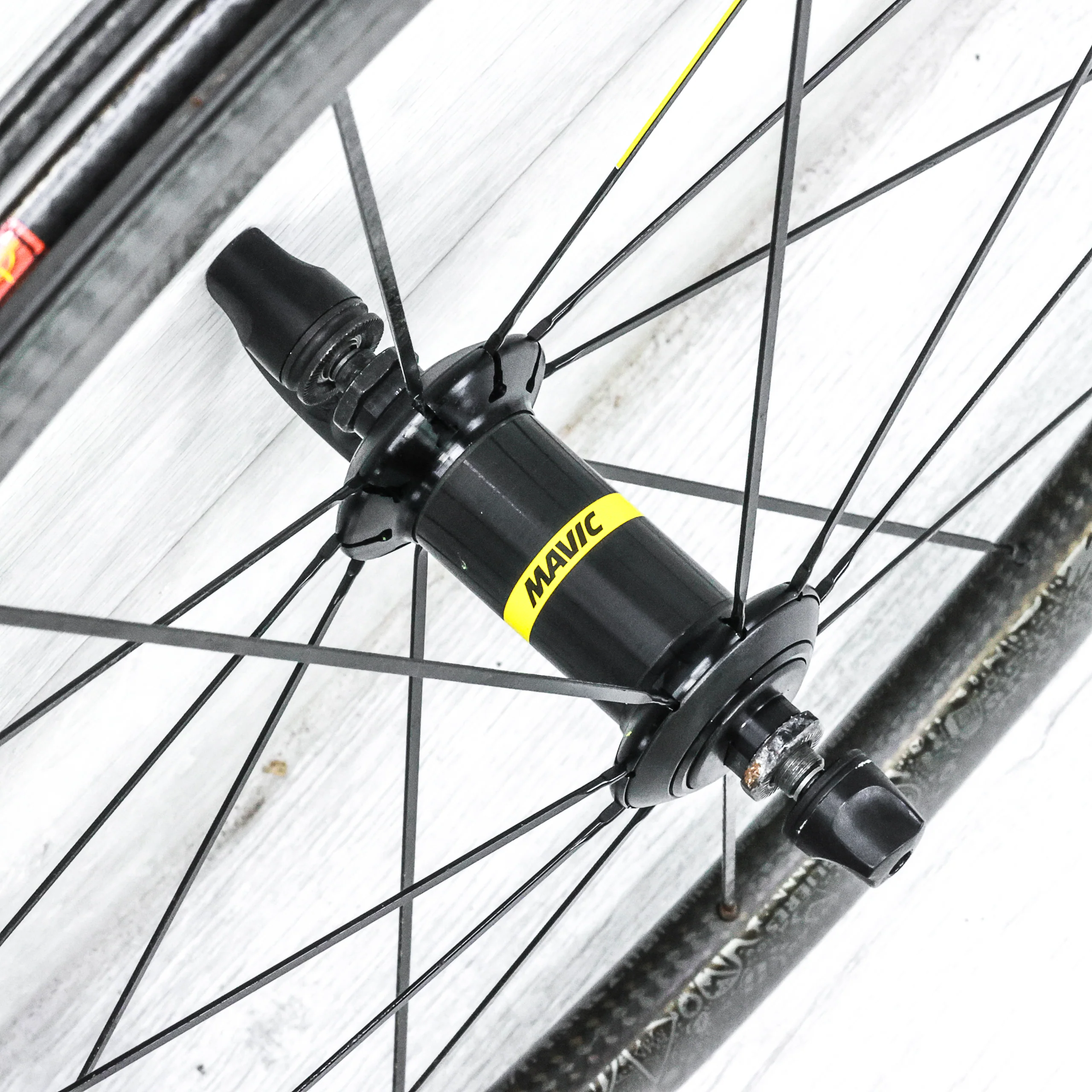 Mavic Cosmic Pro Carbon UST TDF Edition Wheelset – 700c, Rim Brake, Tubeless, HG 11-Speed - Image 5