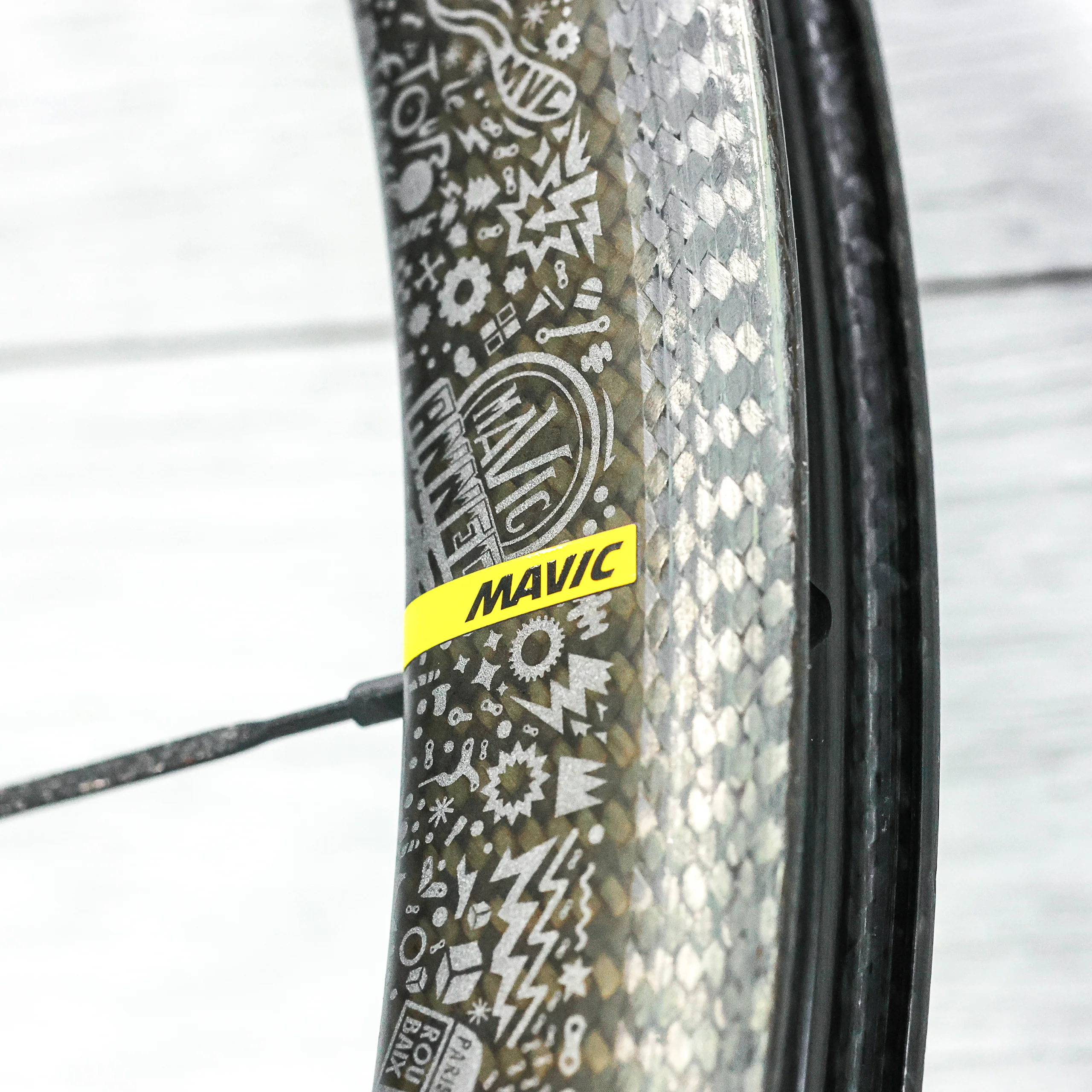 Mavic Cosmic Pro Carbon UST TDF Edition Wheelset – 700c, Rim Brake, Tubeless, HG 11-Speed - Image 8