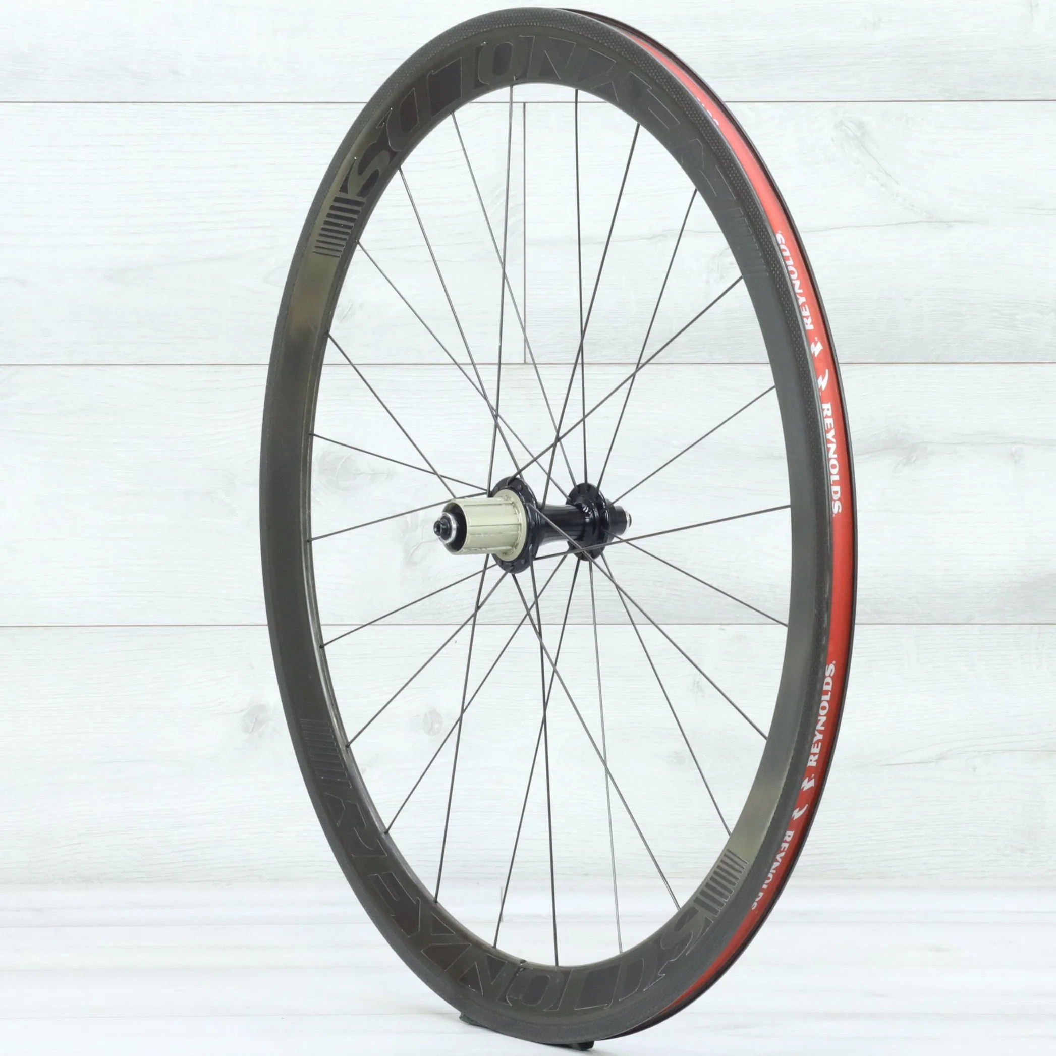 Reynolds Assault Carbon Clincher Shimano 11 Speed HG Rim Brake Road Bike Wheelset - Image 3