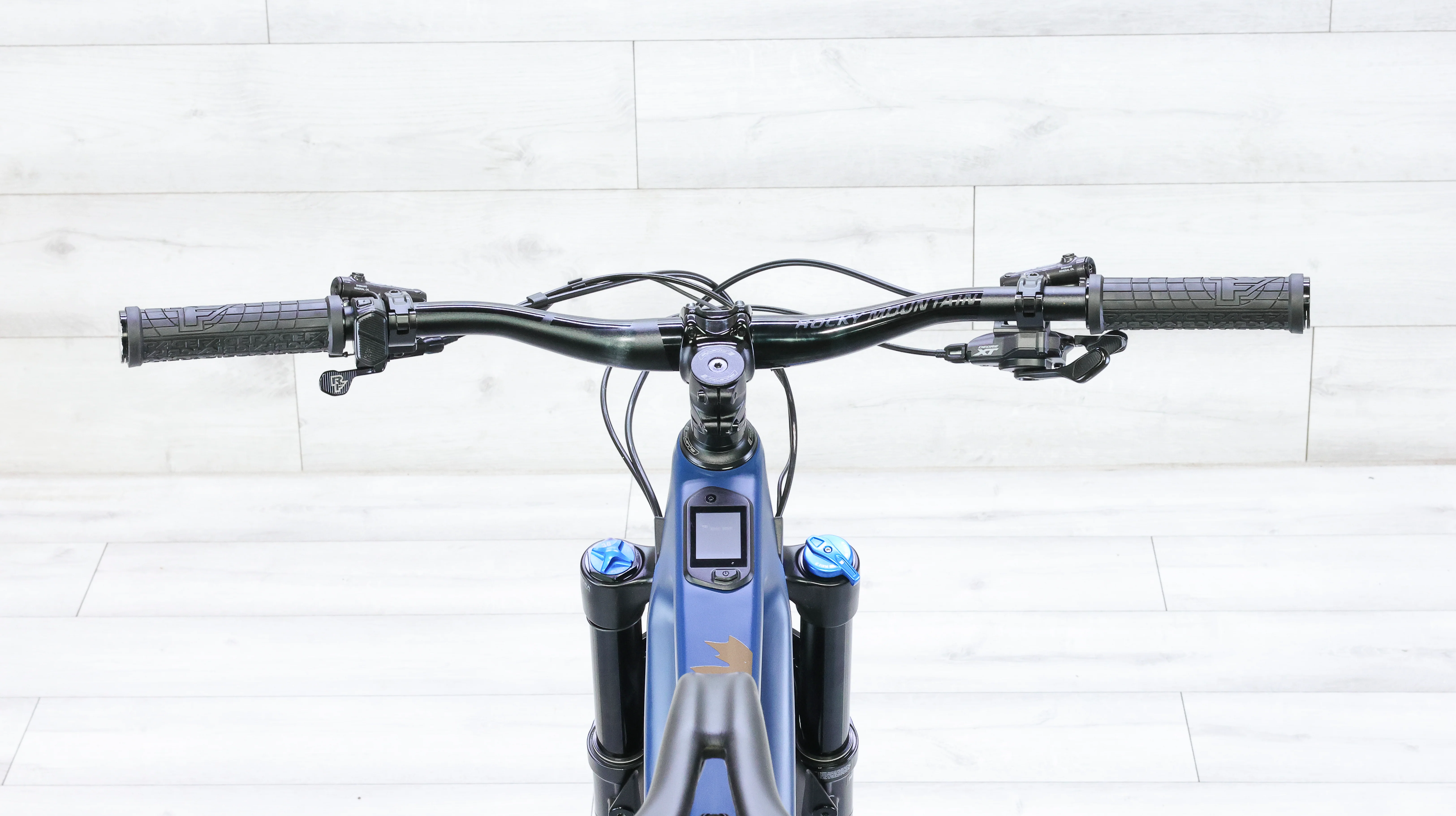 Rocky Mountain Instinct Powerplay Carbon 70 Mountain E-Bike - 2023, Medium - Image 13