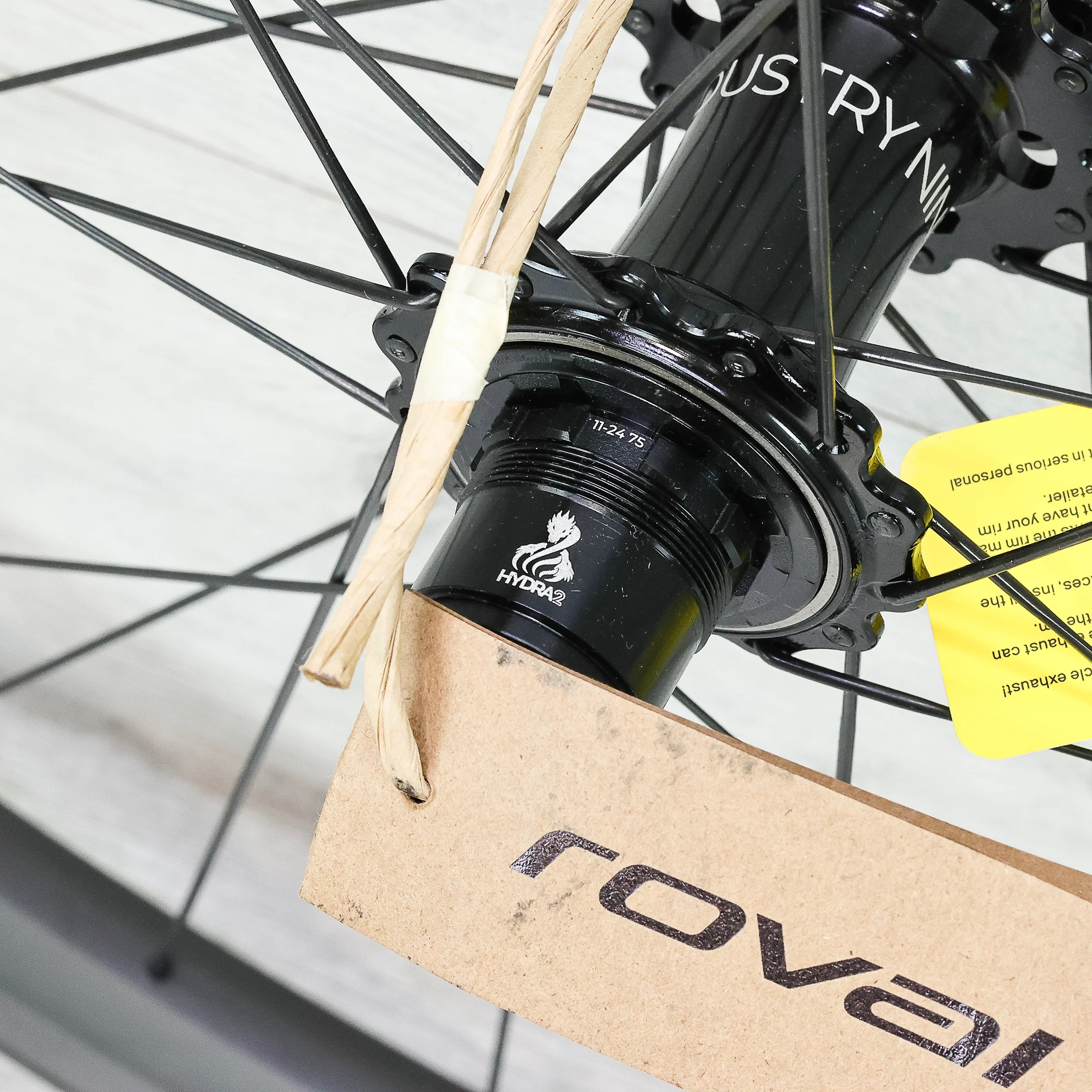 Roval Traverse SL II Hydra2 Hubs Carbon Disc Wheelset - 29", Tubeless, 6-Bolt, XD Driver - Image 9