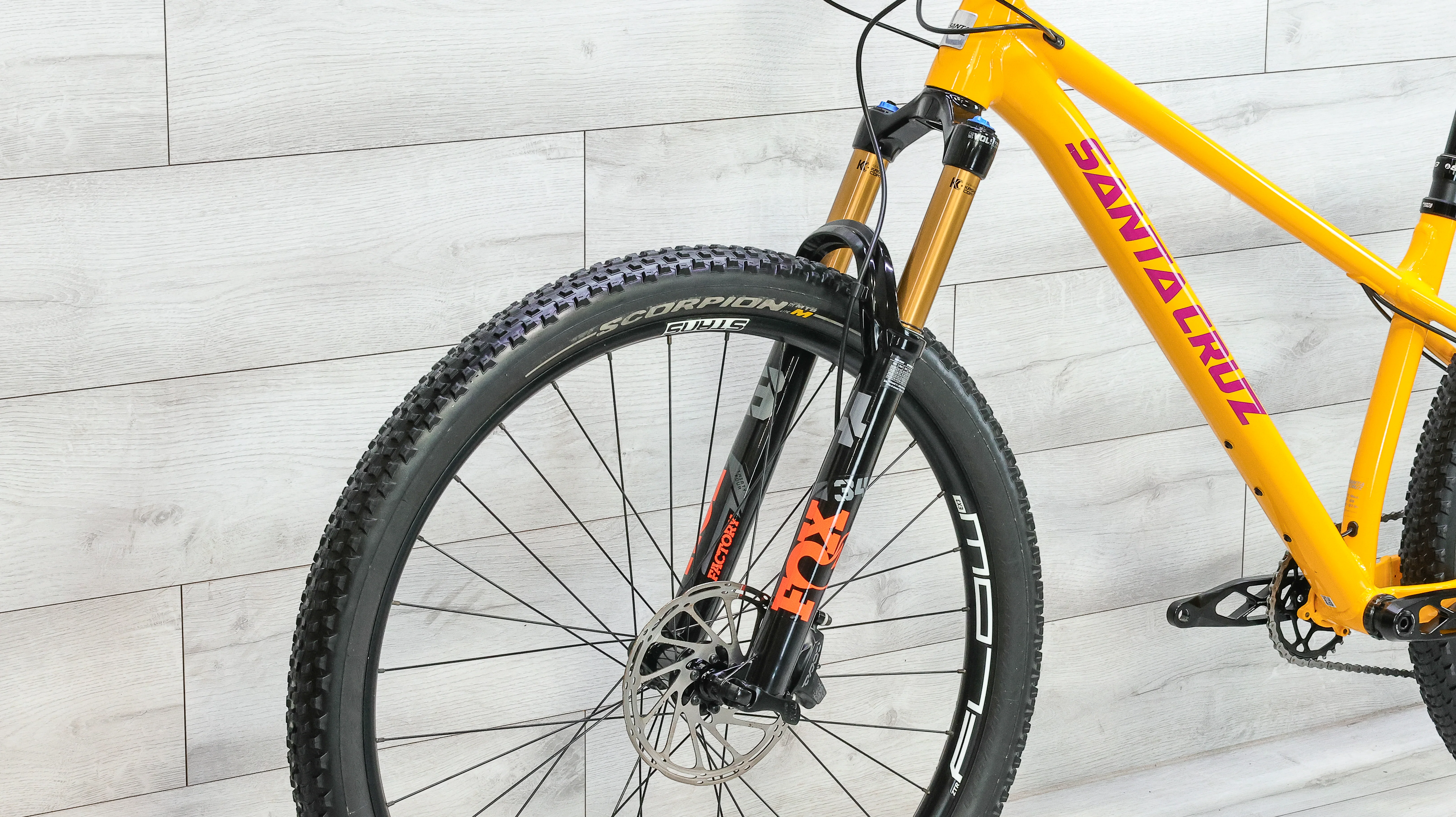 Santa Cruz Chameleon S AL MX Mountain Bike - 2022, Medium - Image 10