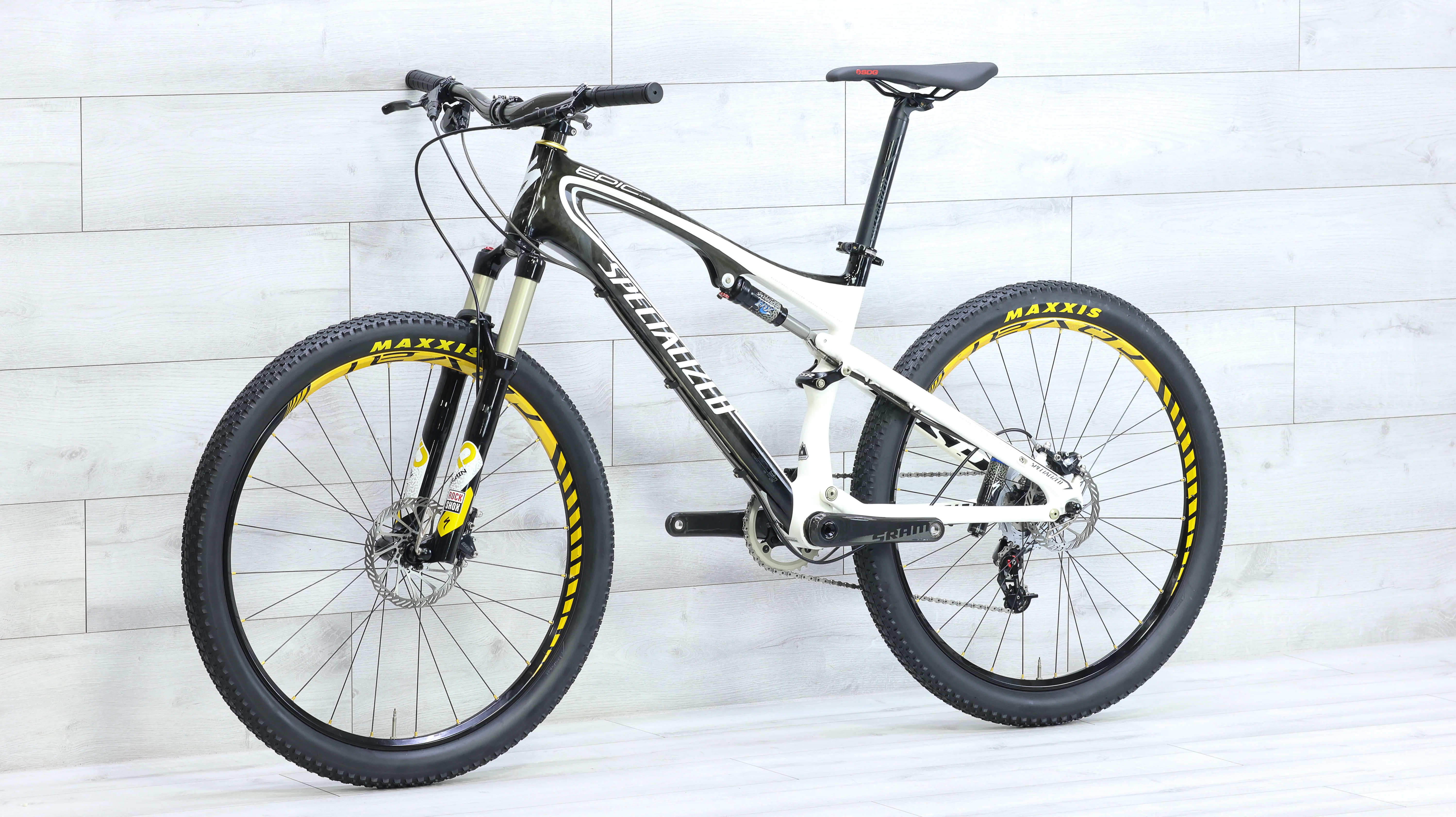 Specialized Epic Expert Carbon Evo R Mountain Bike - 2011, Medium - Image 4