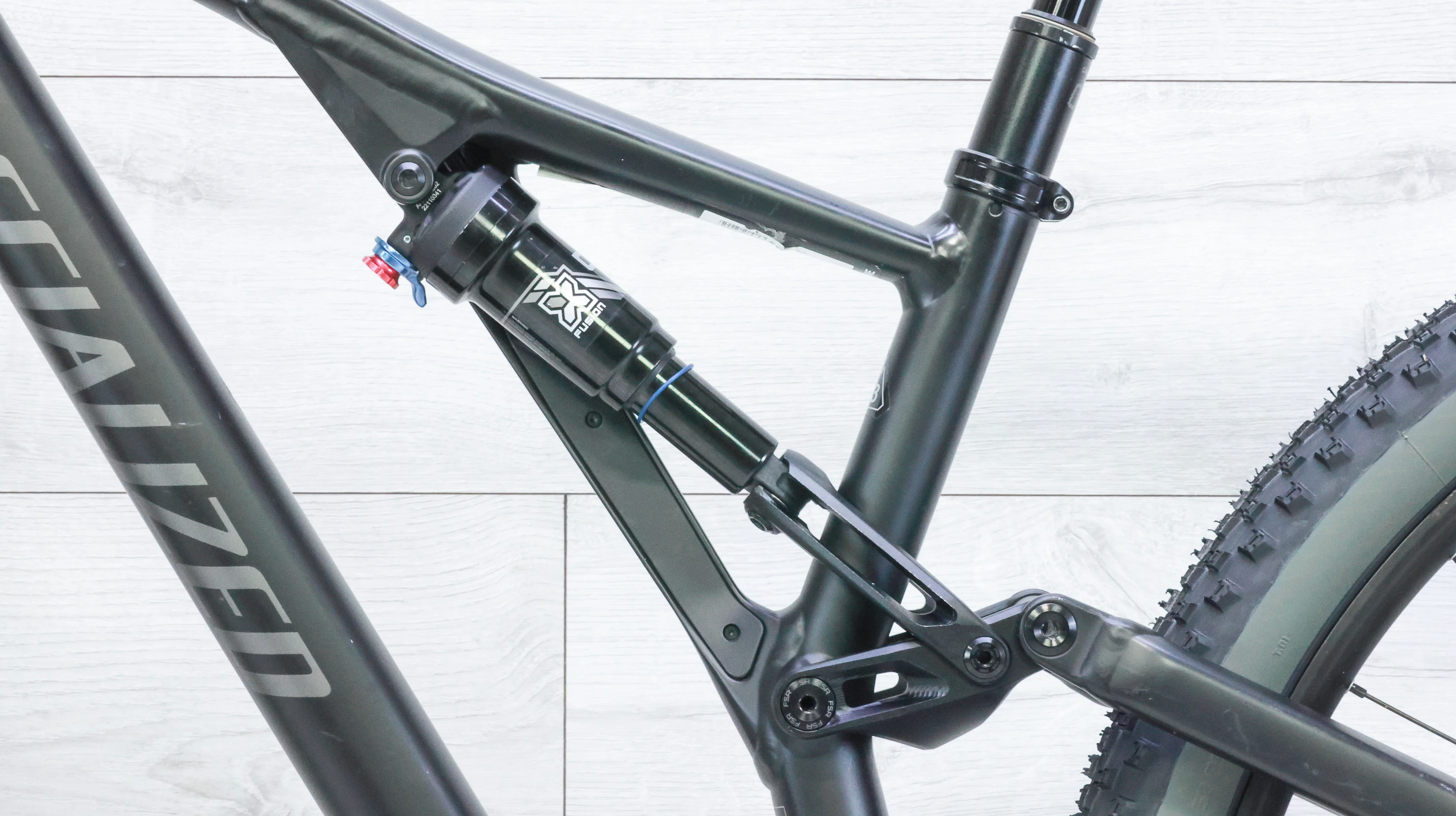 Specialized Stumpjumper Alloy Mountain Bike - 2022, Medium (S3) - Image 11