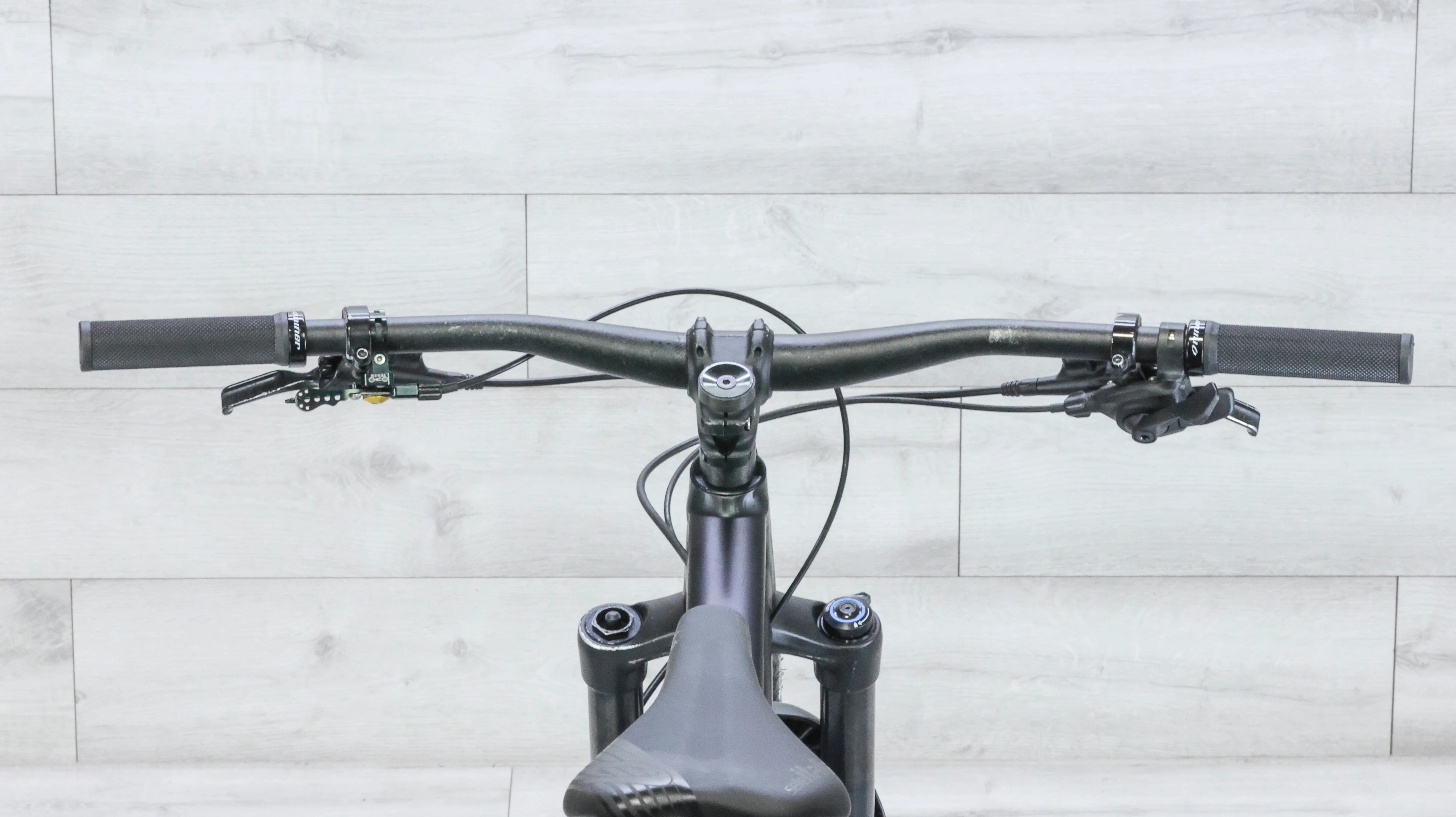 Specialized Stumpjumper Alloy Mountain Bike - 2022, Medium (S3) - Image 13