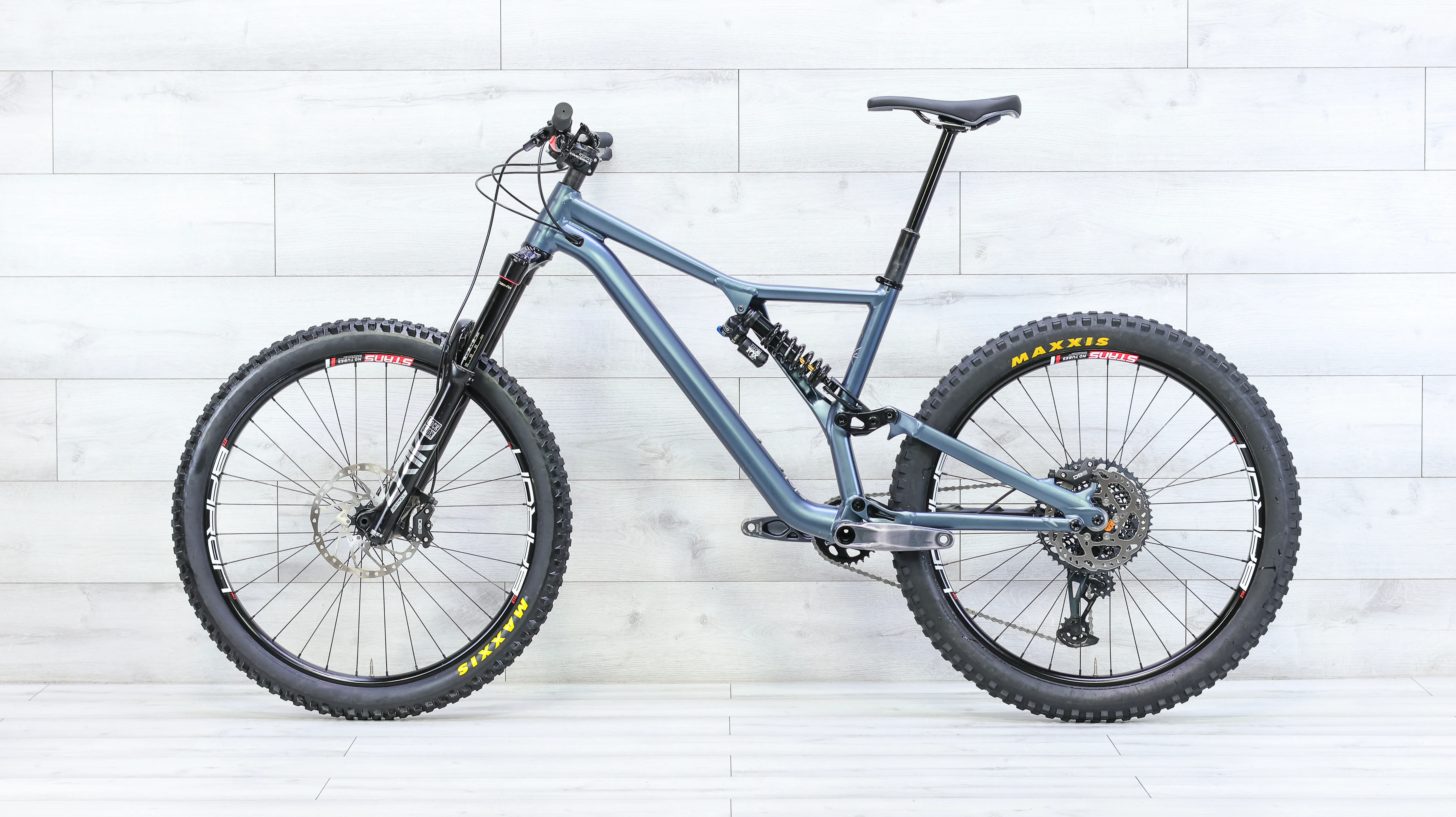 Specialized Stumpjumper EVO Alloy Mountain Bike - 2020, Medium (S3) - Image 2