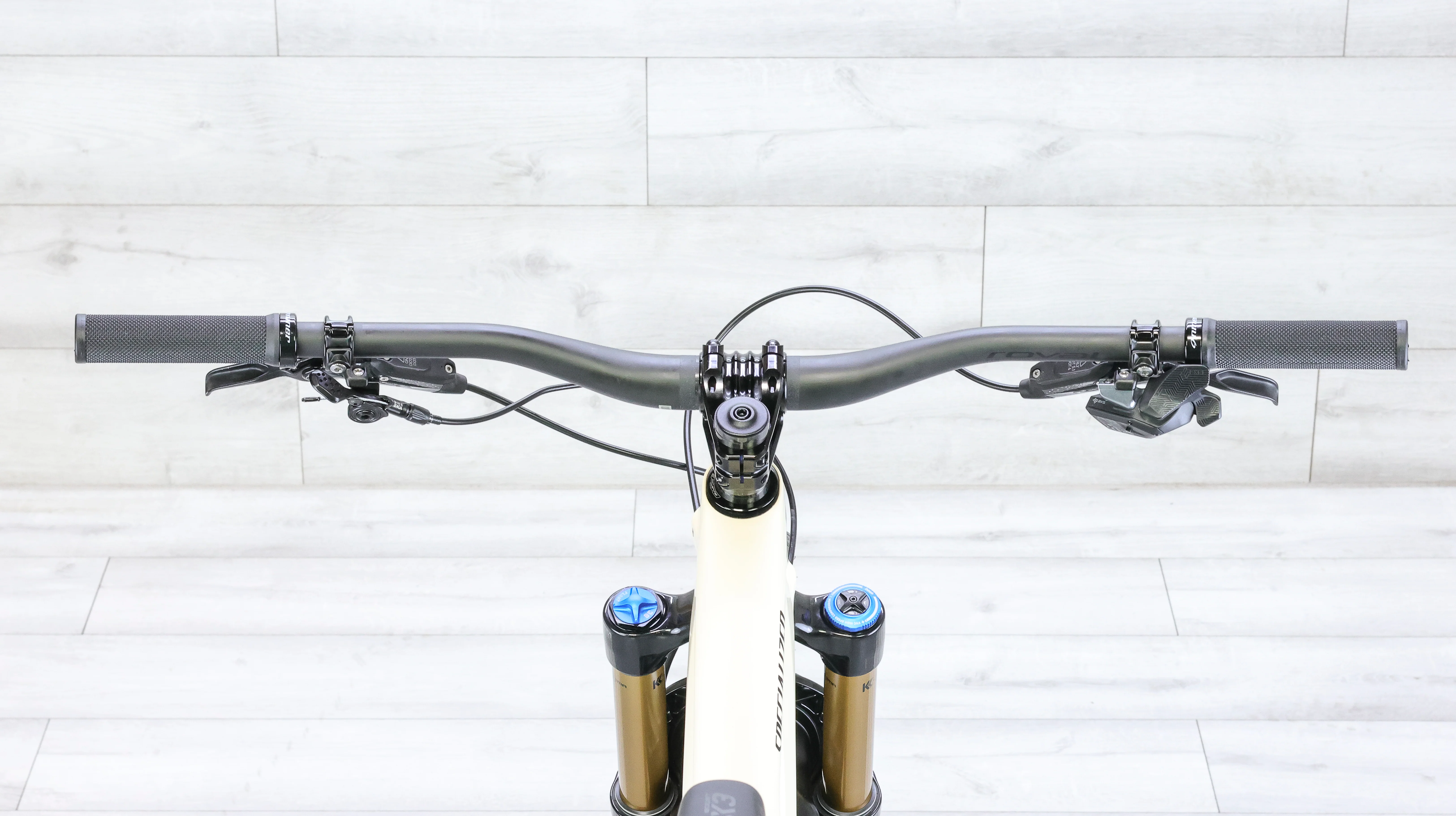 Specialized Stumpjumper EVO Pro Mountain Bike - 2022, Large (S4) - Image 13