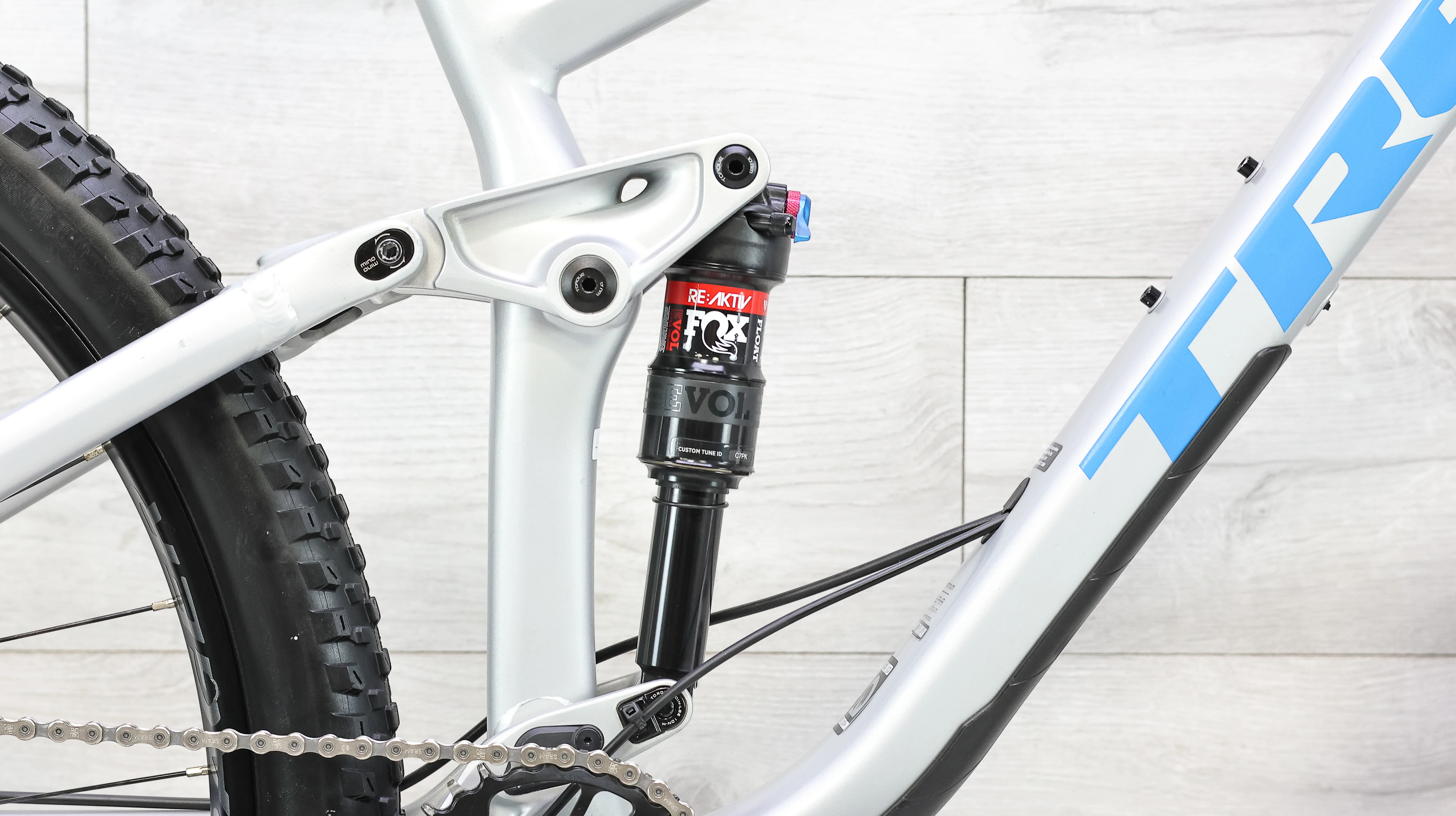 Trek Fuel EX 9 29 Mountain Bike - 2017, X-Large - Image 8
