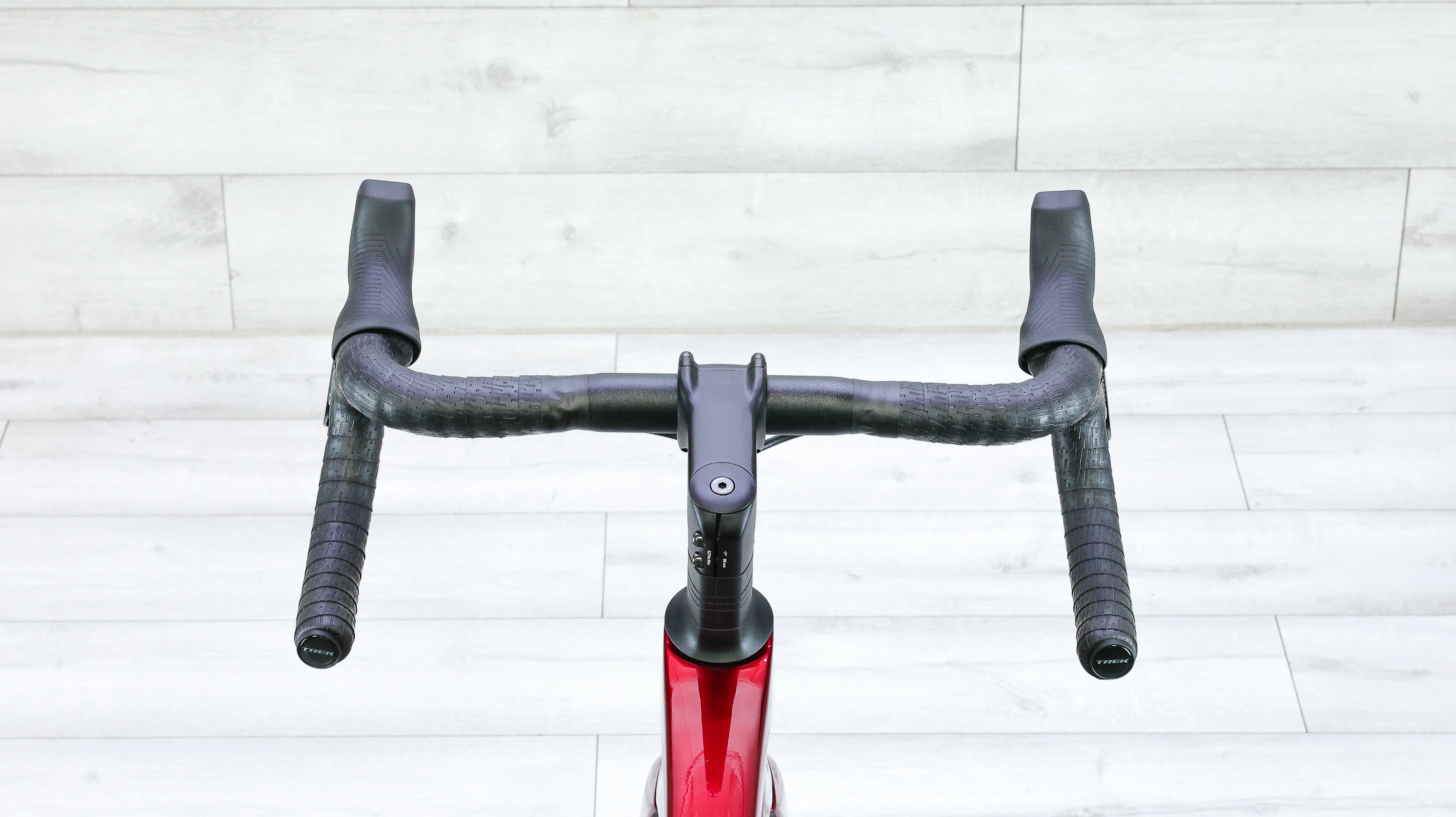 Trek Madone SL 6 AXS Gen 8 Road Bike - 2025, Medium - Image 13