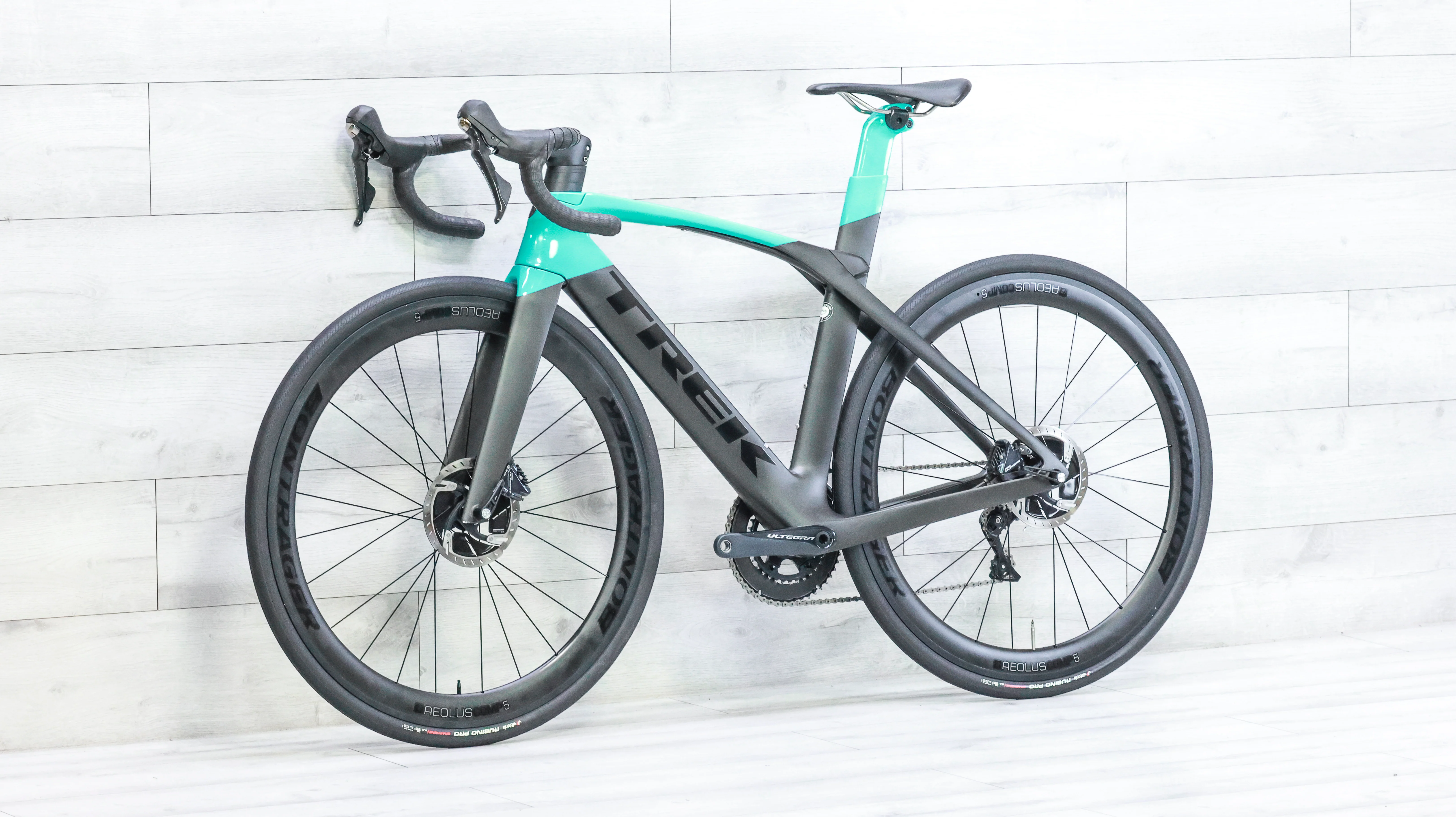 Trek Madone SLR 6 Disc WSD Road Bike - 2019, 52cm - Image 4