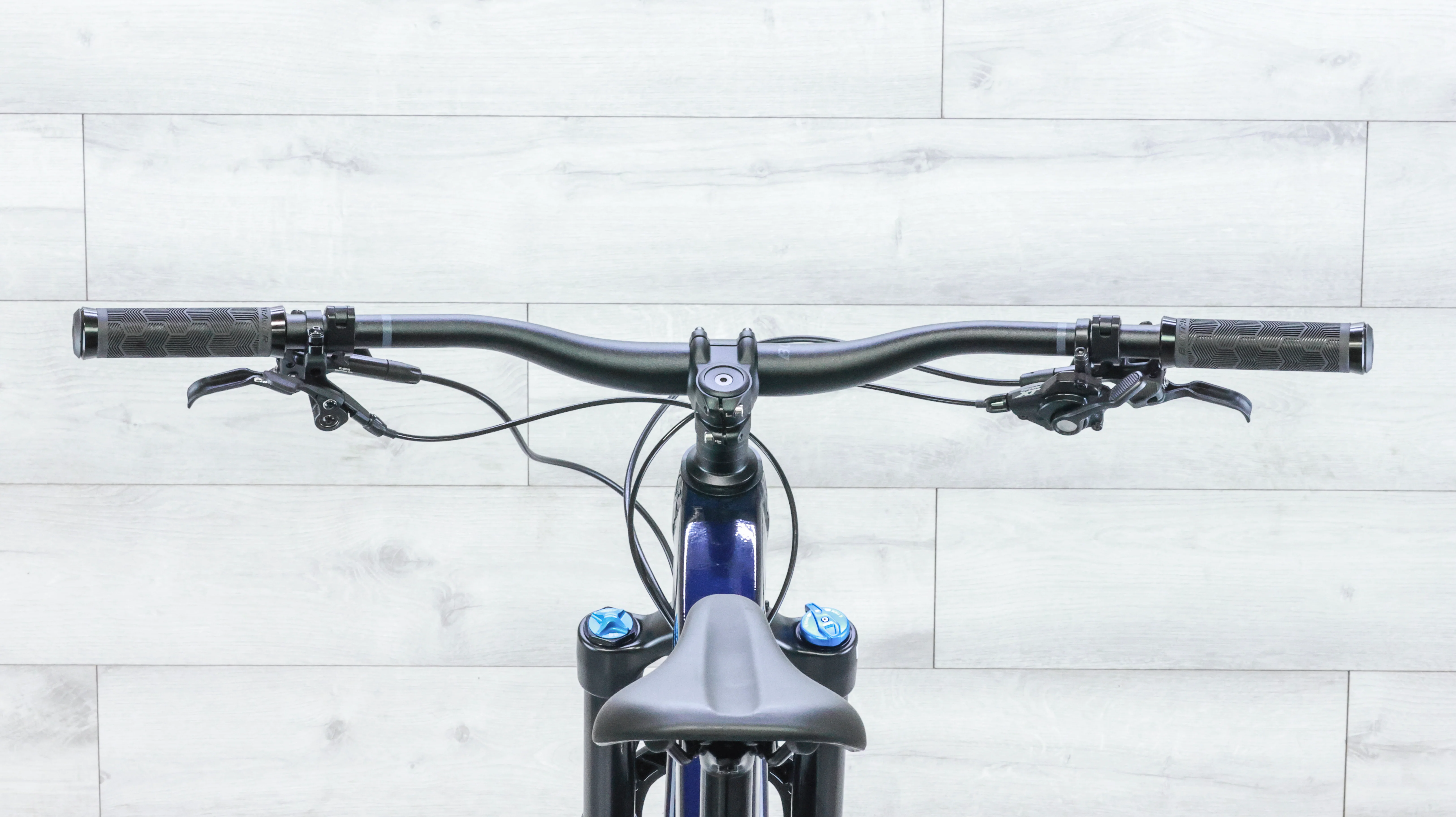 Trek Slash 8 Gen 6 Mountain Bike - 2024, Large - Image 13