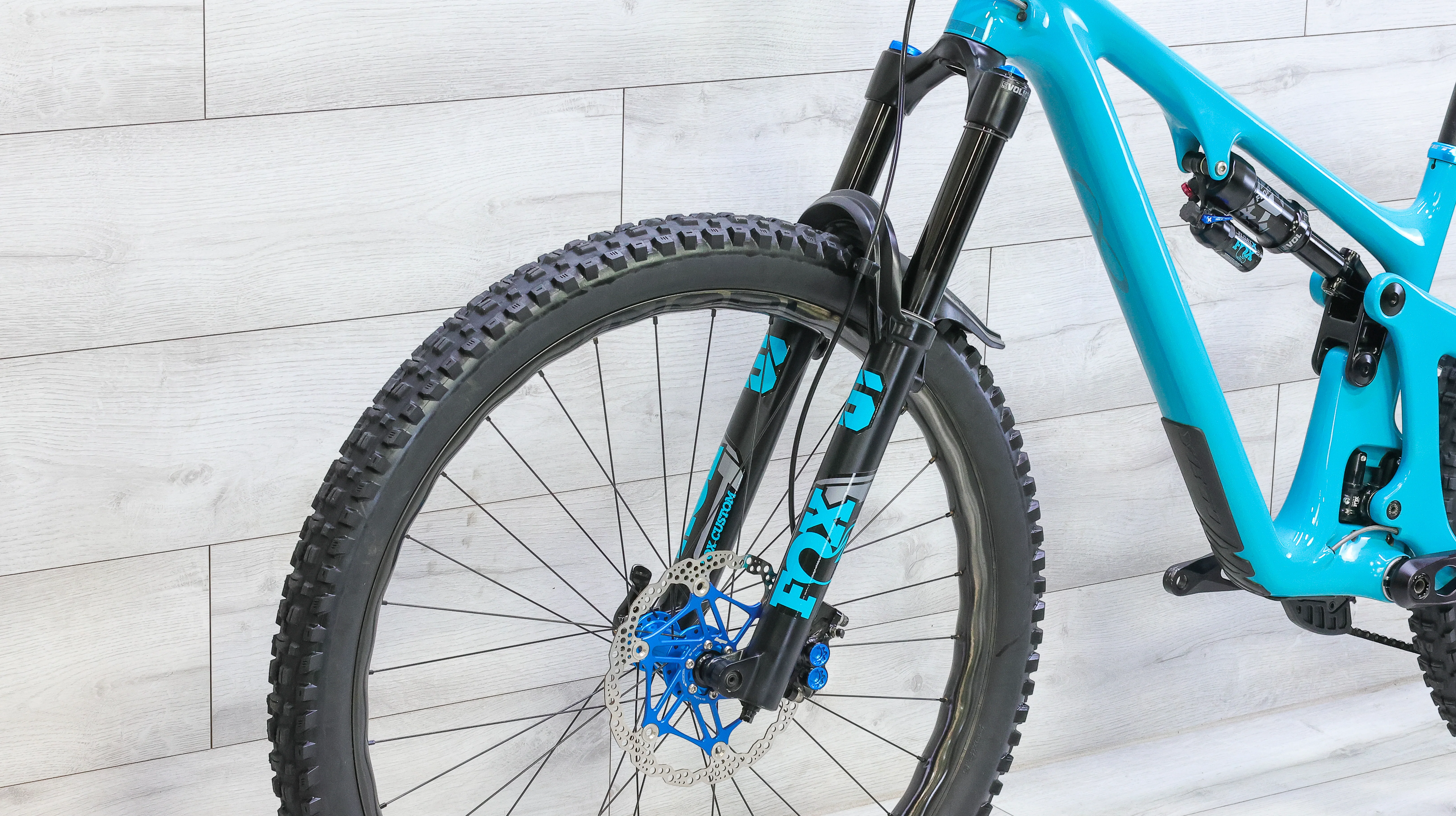 Yeti SB130 CLR X0 T-Type Mountain Bike - 2022, Medium - Image 9